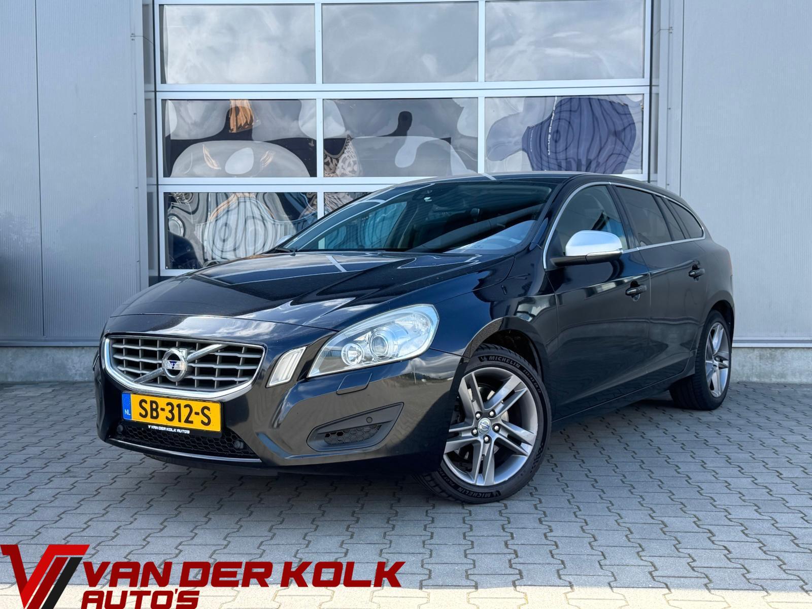 Volvo V60 2.0 D4 Momentum | Navigatie | Cruise | Half Leder | Climate | Cruise | Stoelverwarming | Trekhaak 2013 - voorkant