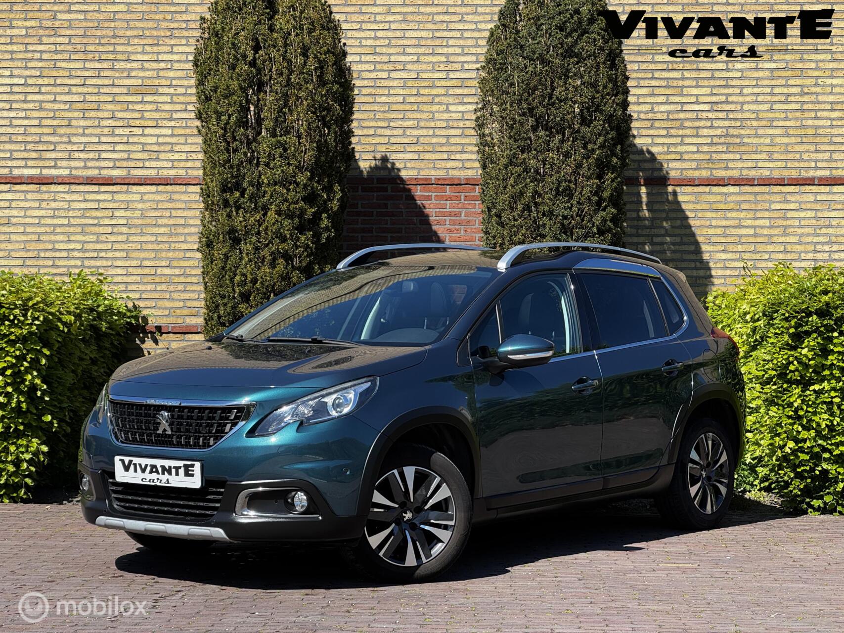 Peugeot 2008 1.2 PureTech Allure AUT*Pano*Camera*Carplay*Cruise 2018 - voorkant