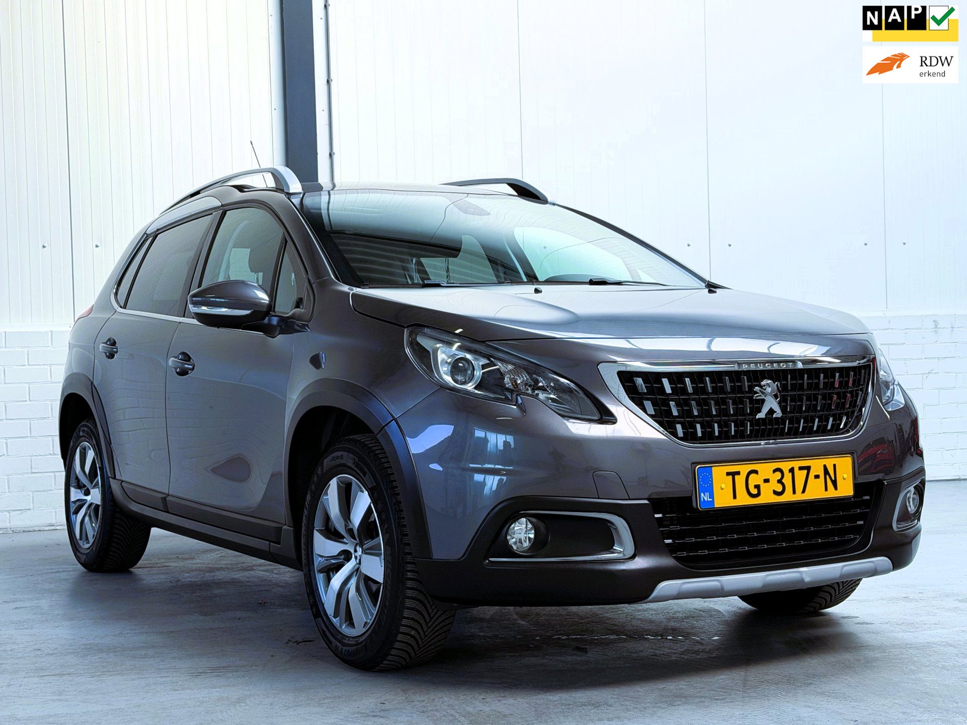 Peugeot 2008 1.2 PureTech Allure 2018 - voorkant
