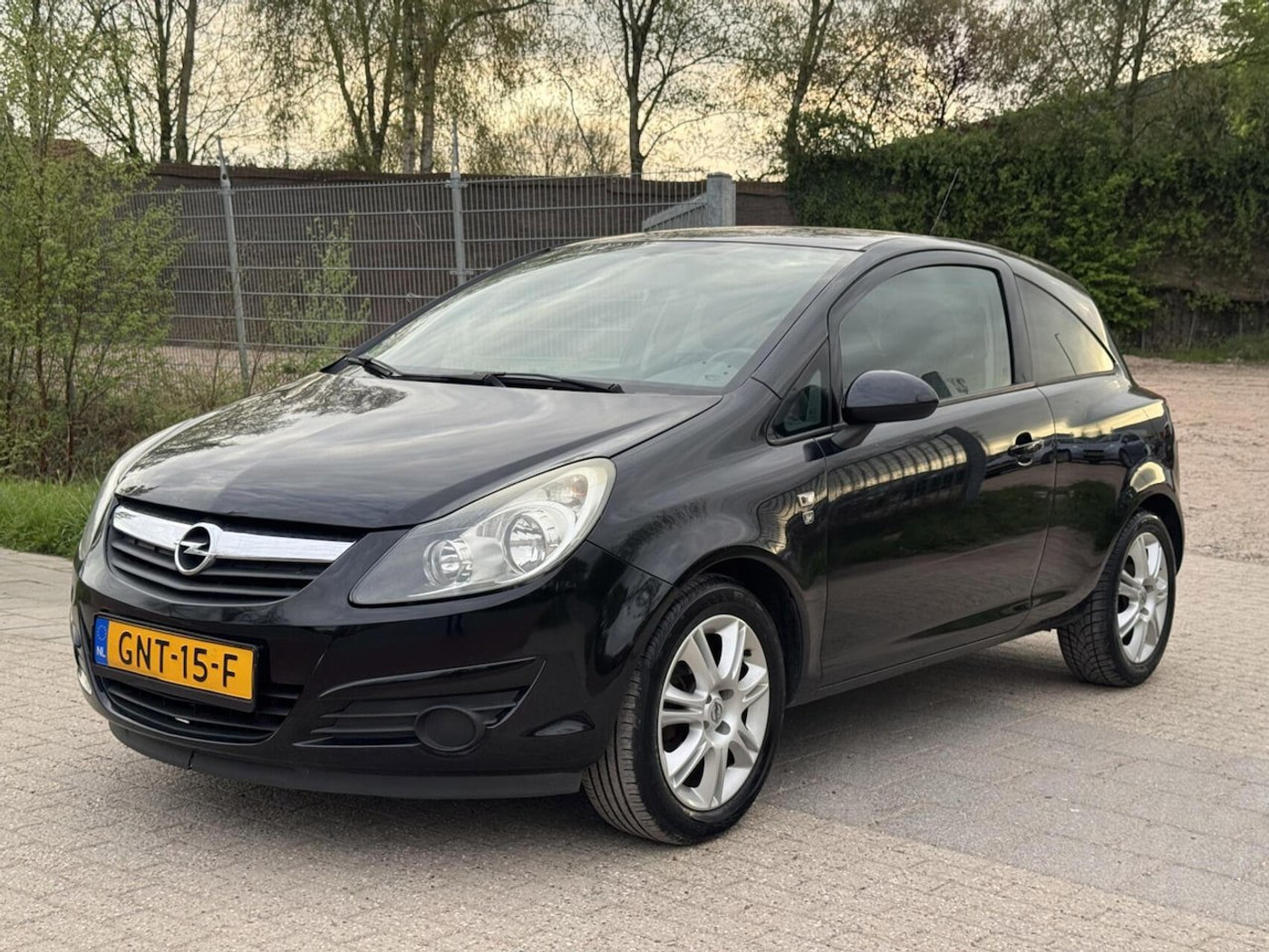 Opel Corsa 1.2 EcoFlex Selection 2010 - voorkant