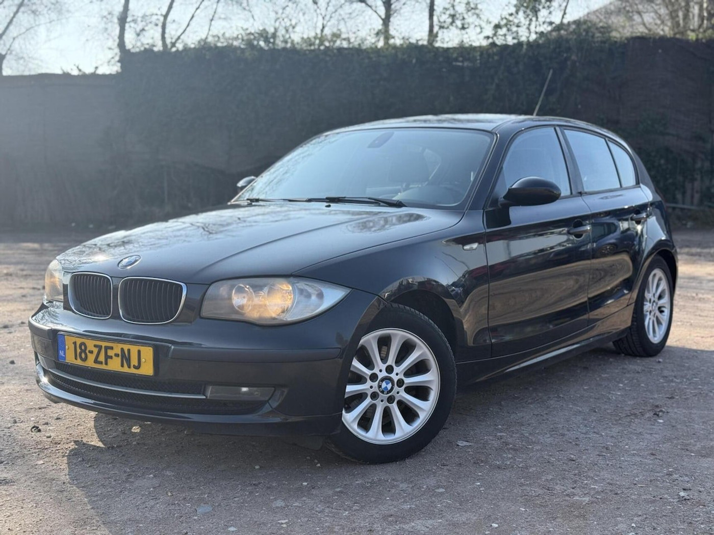 BMW 1er Reihe 116i Business Line 2008 - voorkant