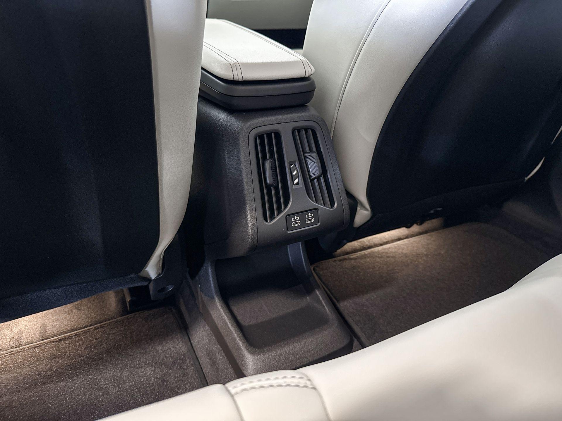 Foto van BMW Ix1