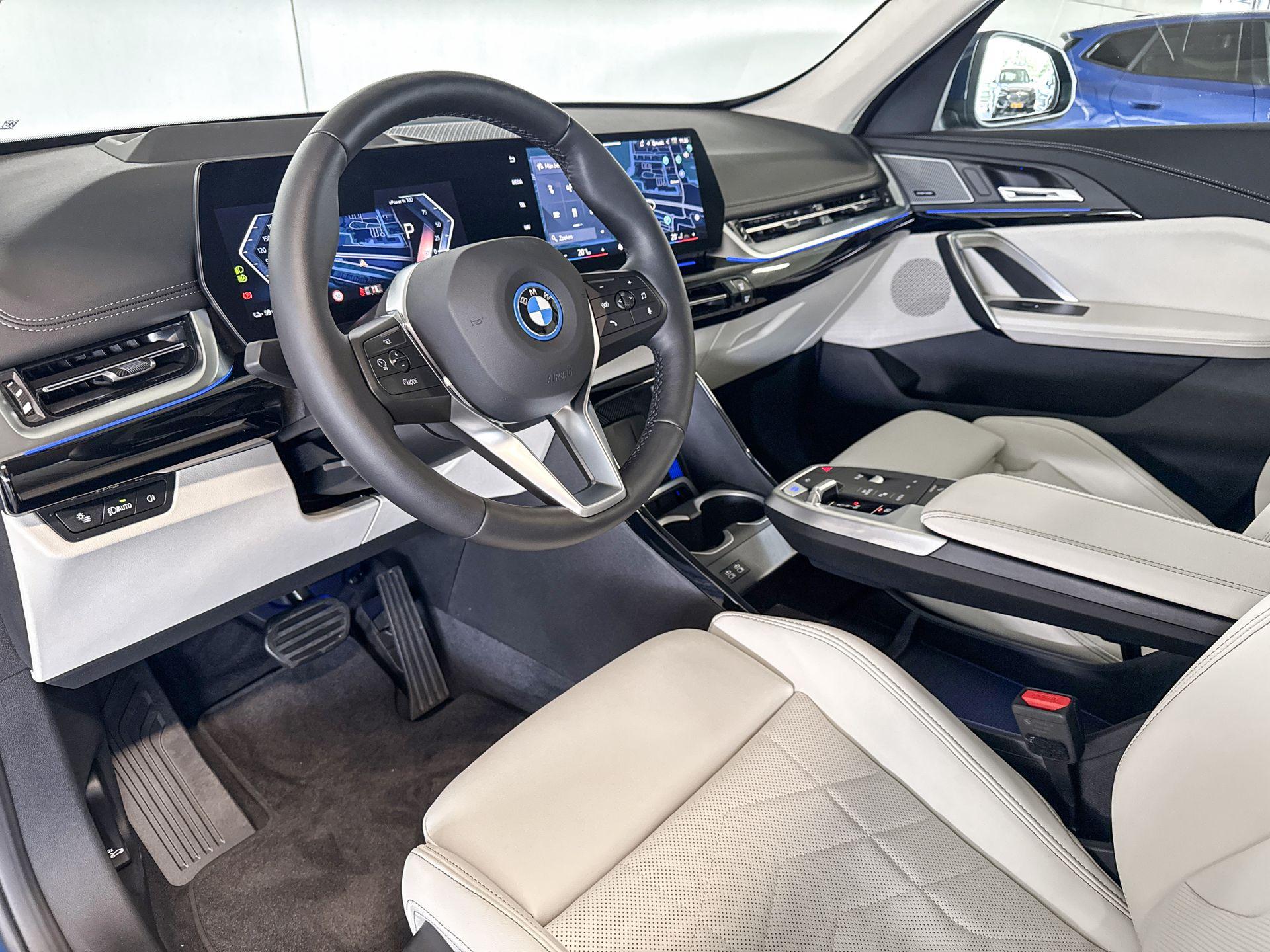 Foto van BMW Ix1