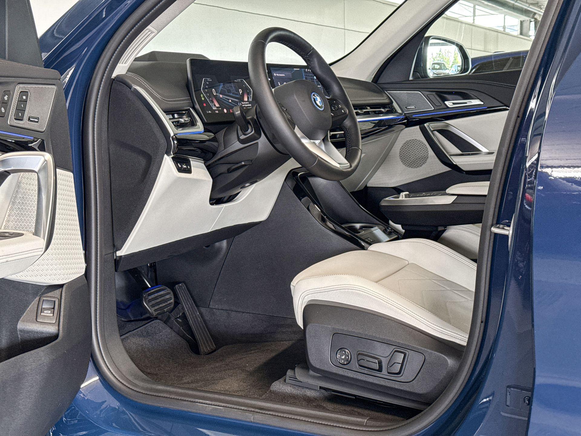 Foto van BMW Ix1