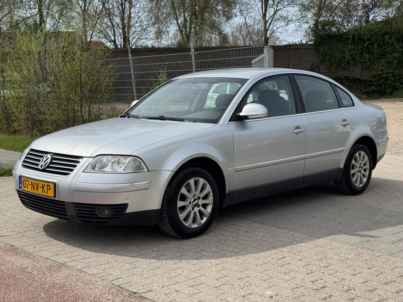 Volkswagen Passat 2.0-20V Arctic 2004 - voorkant