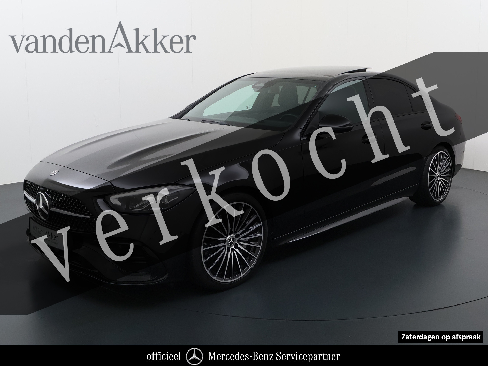 Mercedes-Benz C-klasse 200 AMG 204pk // Panoramadak // Trekhaak // Carplay // Camera // Nightpakket // Alarm // 19 inch // Sfeerverlichting 2022 - voorkant