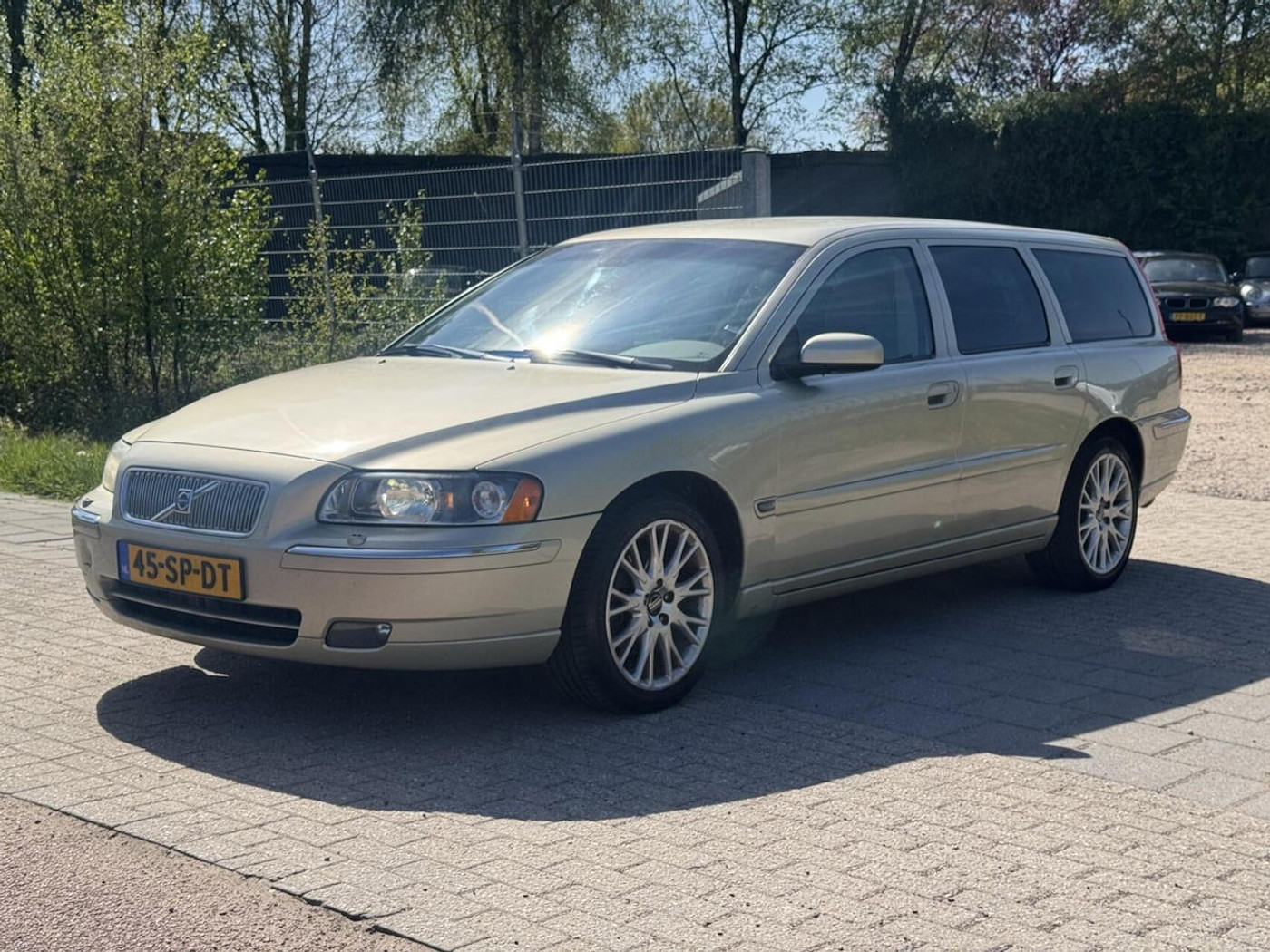 Volvo V70 2.4 D5 Summum 2006 - voorkant