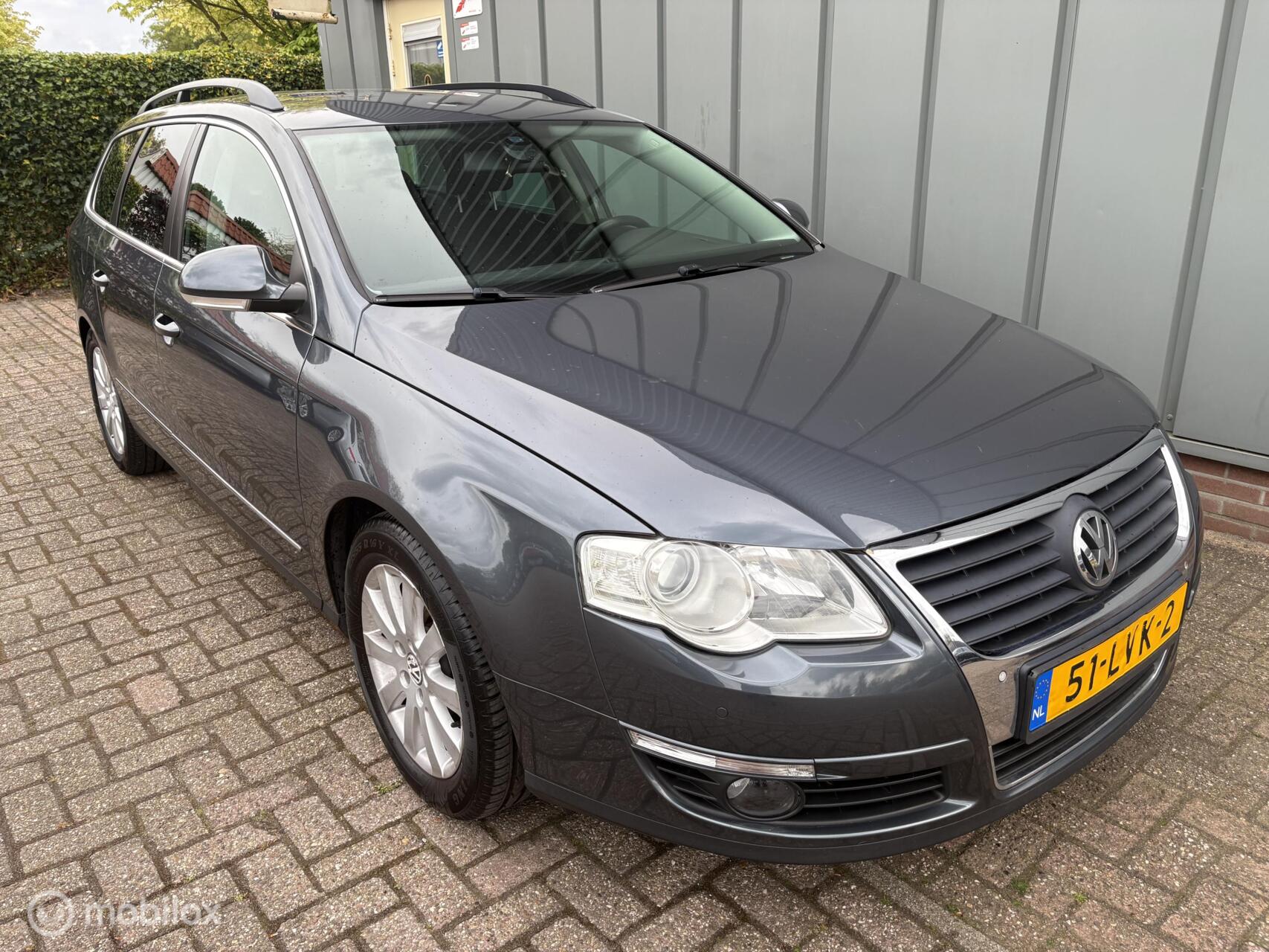 Volkswagen Passat 1.4 TSI Highline BlueMotion 2010 - voorkant