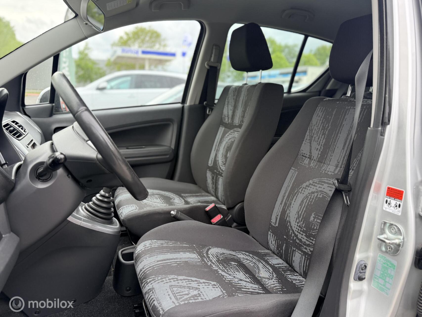 Foto van Opel Agila