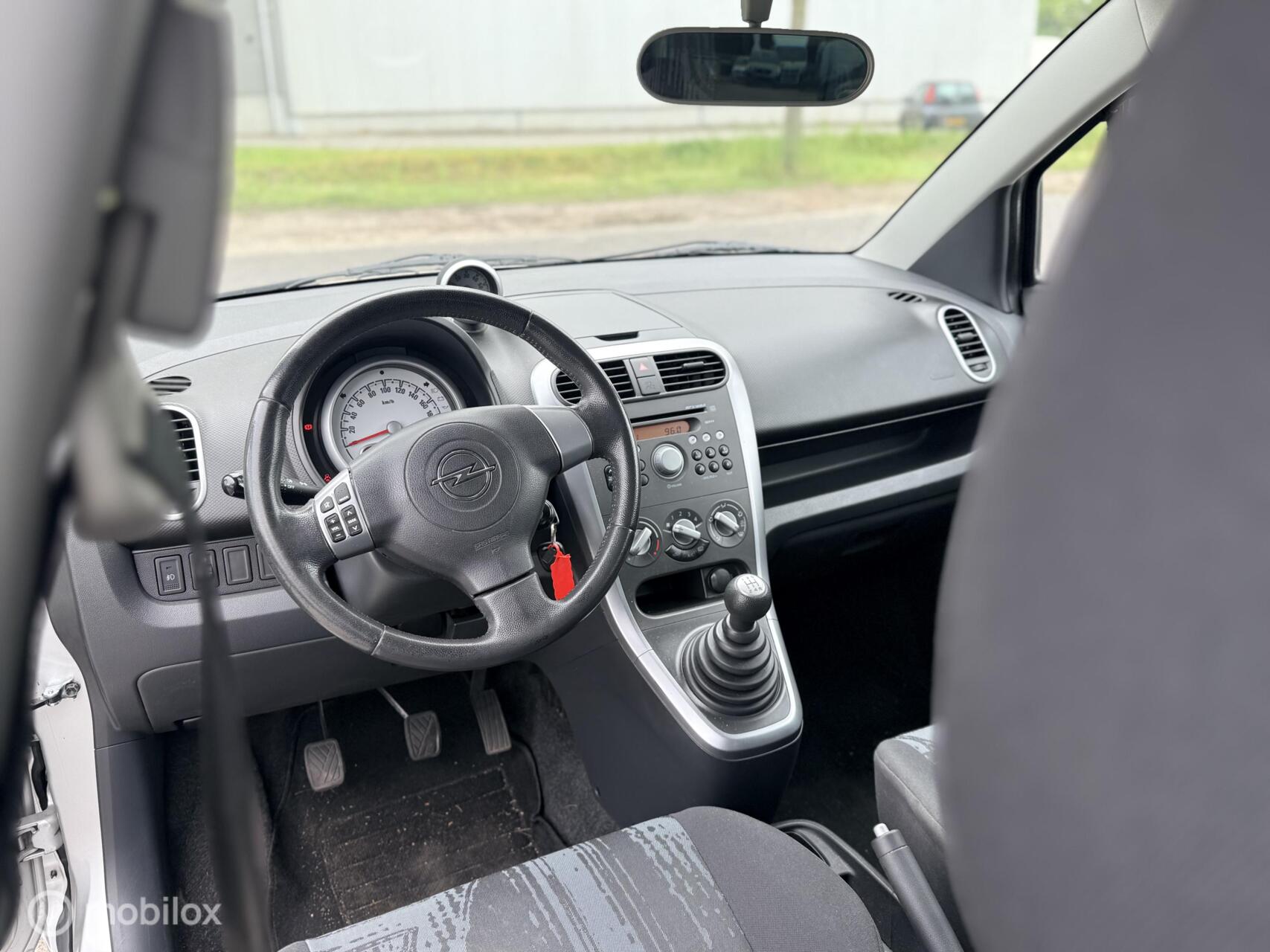 Foto van Opel Agila
