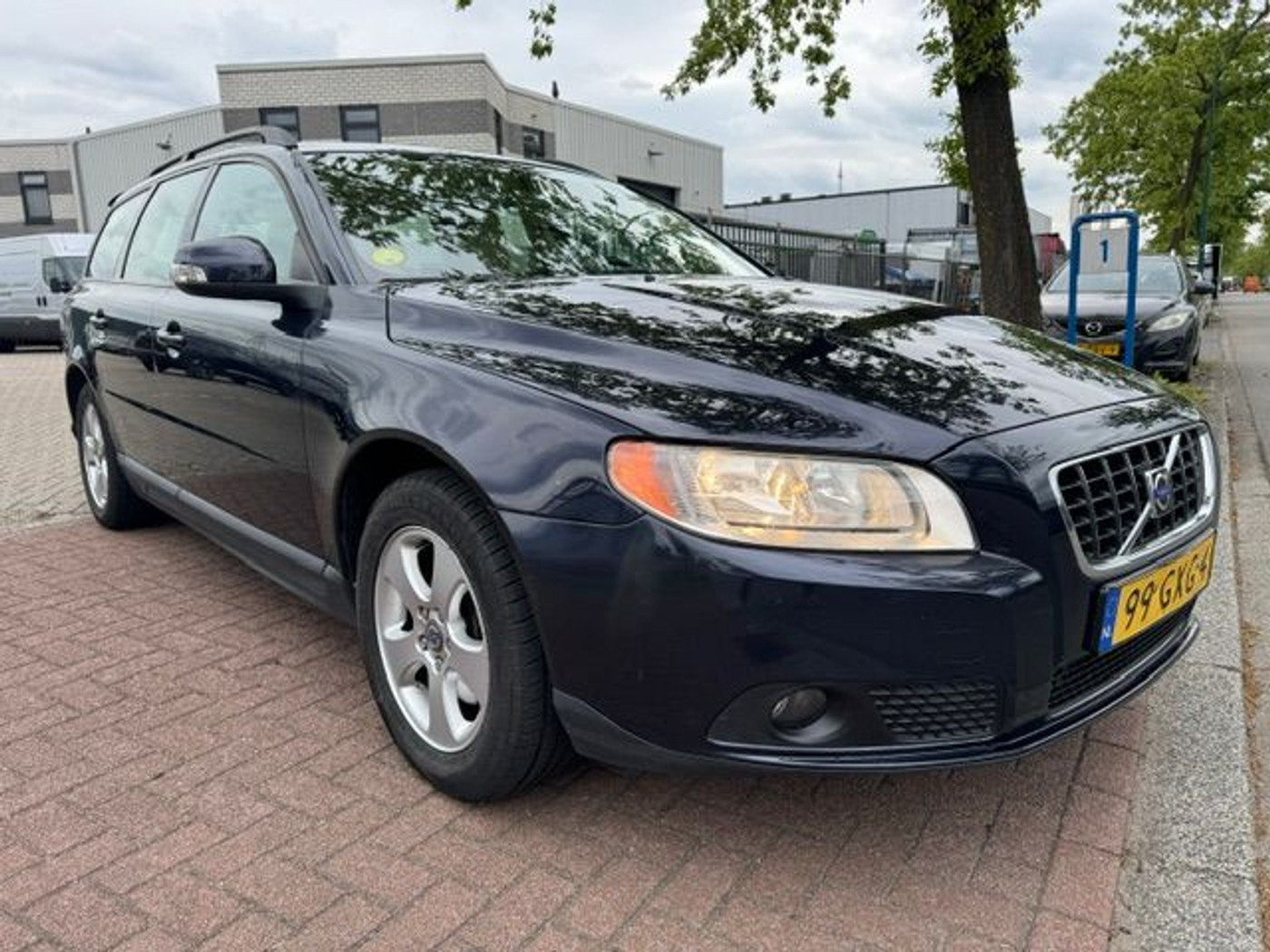 Volvo V70 2.0 145pk Kinetic 2008 - voorkant