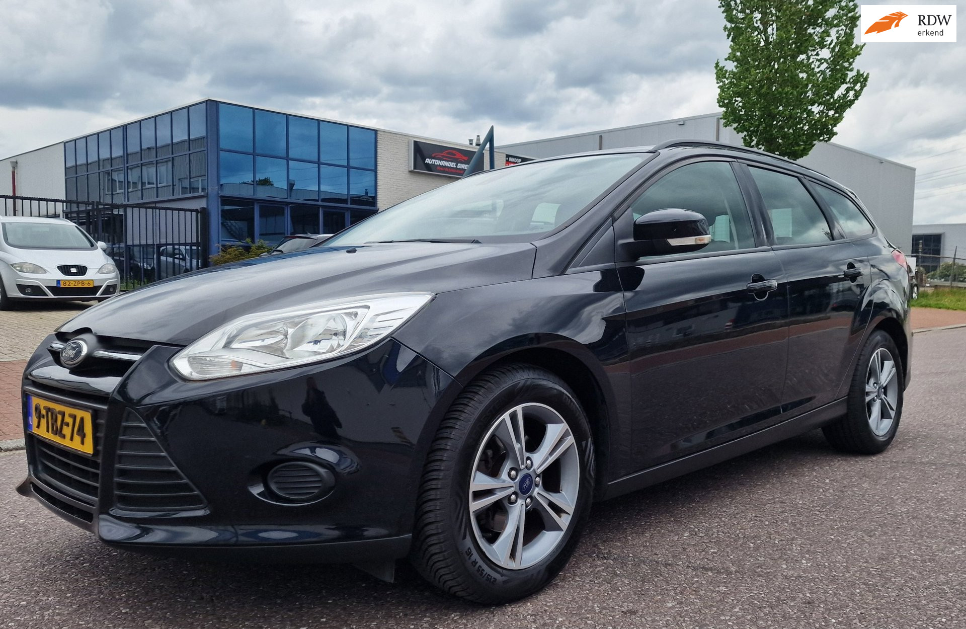 Ford Focus 1.0 Edition NAVI PSENSOR CRUISE TREKHAAK 2 X SLEUTELS 2014 - voorkant