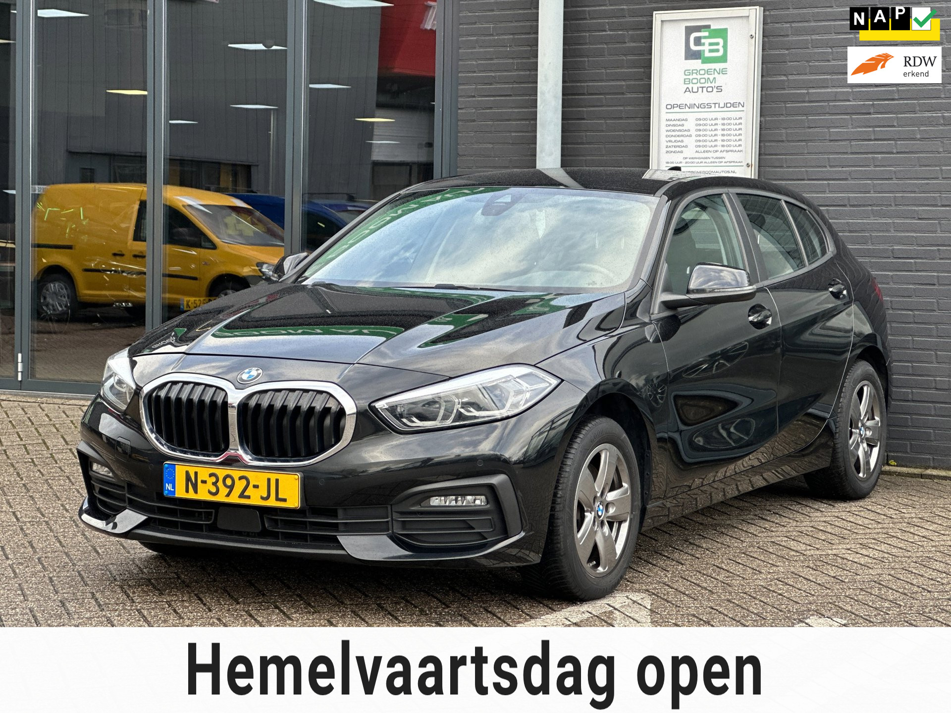 BMW 118i 118i Business Edition/1STE EIG/CARPLAY/NL-AUTO NAP!! 2021 - voorkant