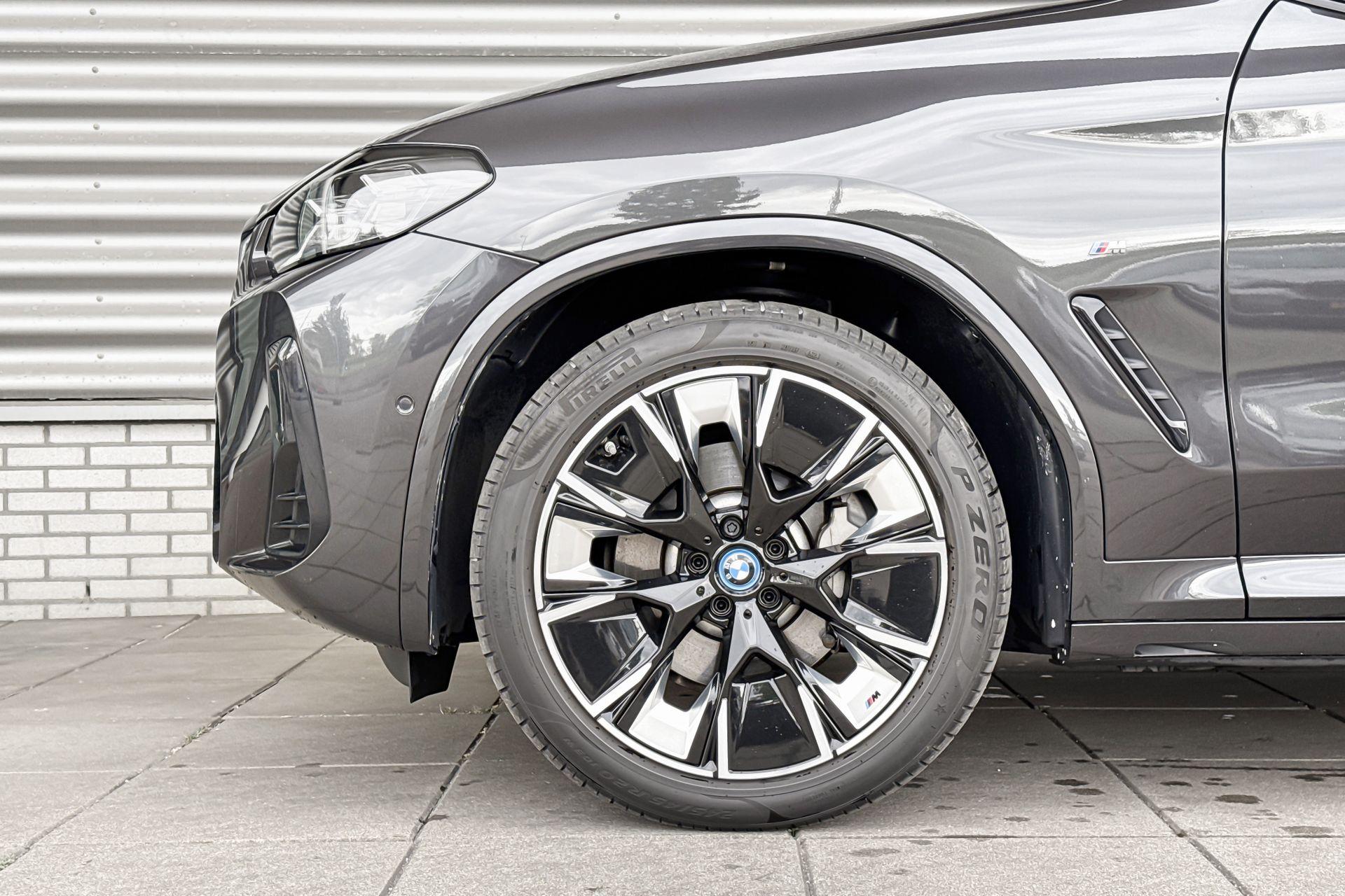 Foto van BMW Ix3