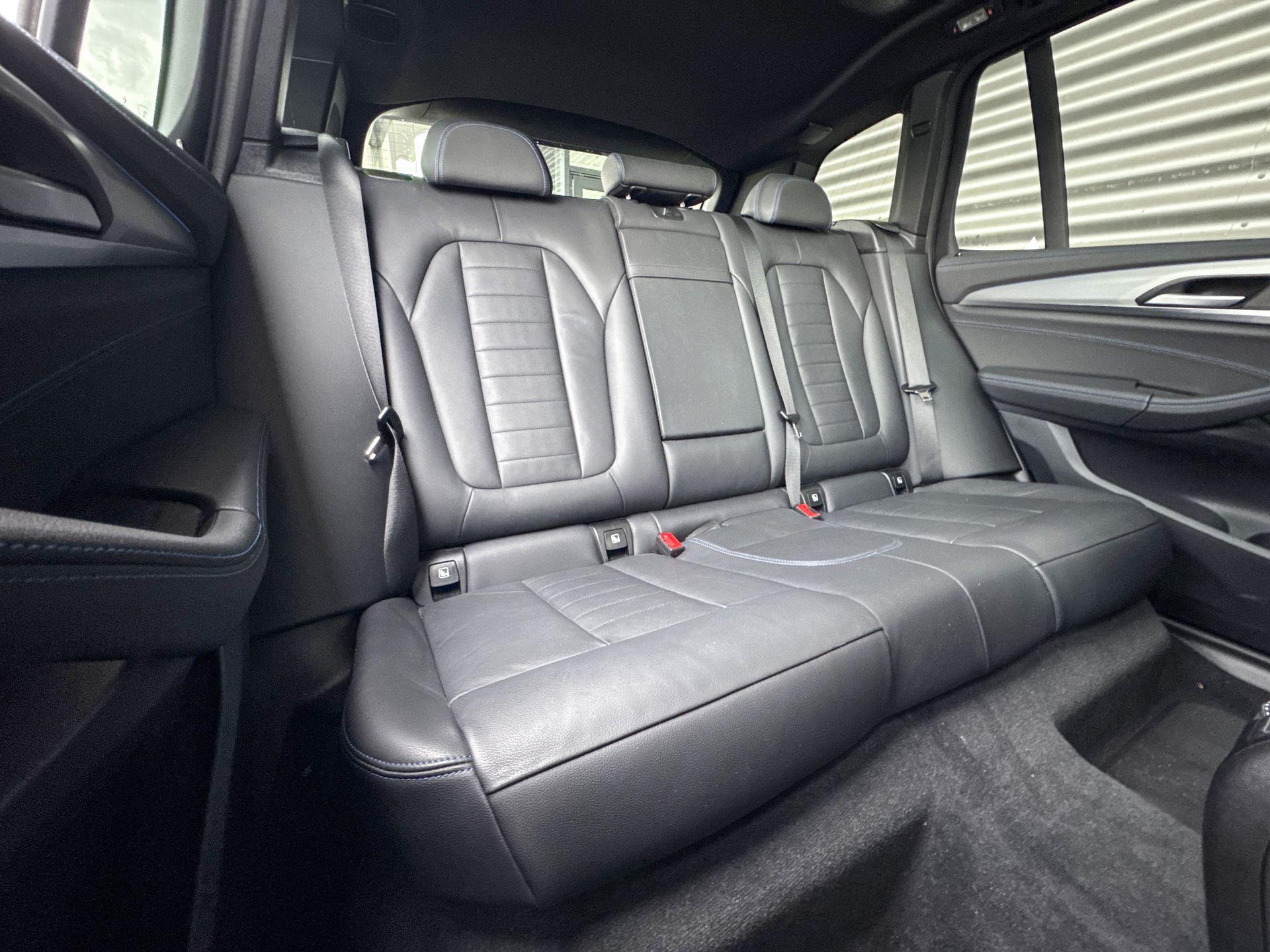 Foto van BMW Ix3