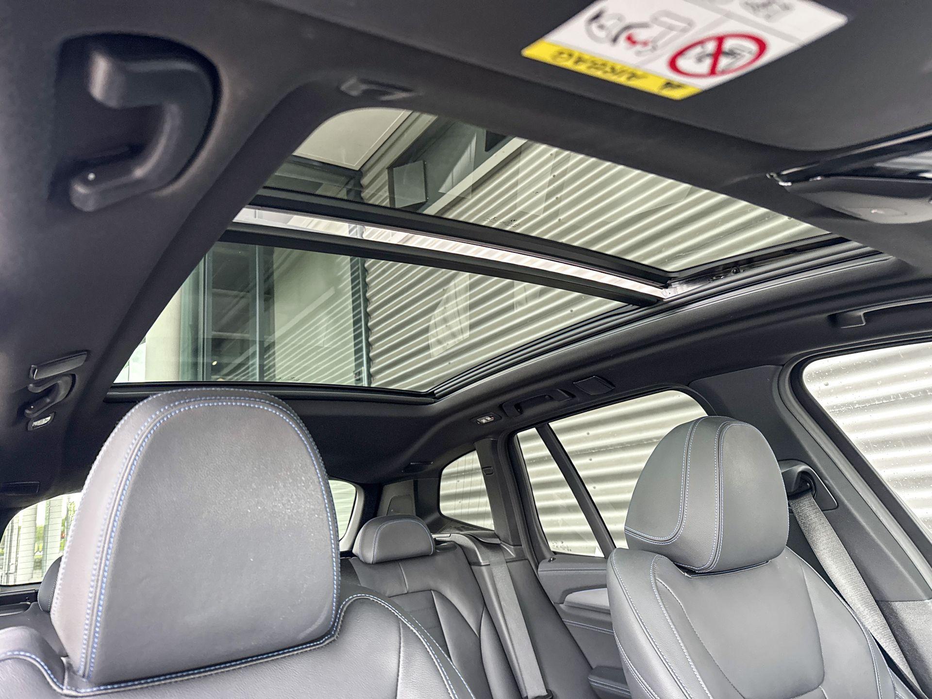 Foto van BMW Ix3