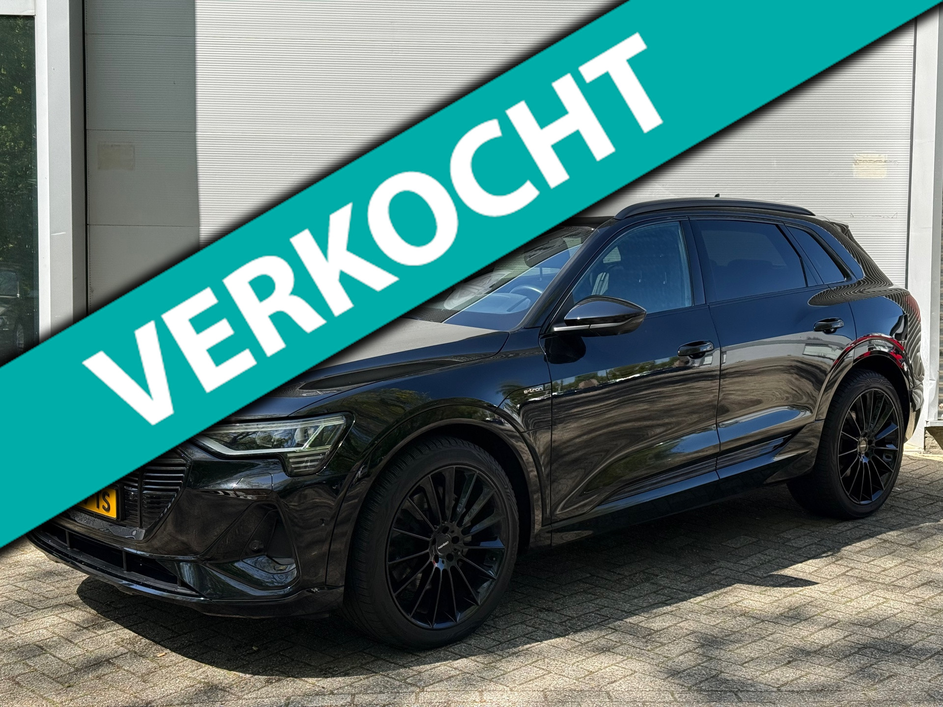 Audi E-tron 50 50 quattro S edition 71 kWh l S-Line l Trekhaak l Carplay l Xenon l Climate l 360 Camera l ACC l Lane Assist l VDOH l 2020 - voorkant