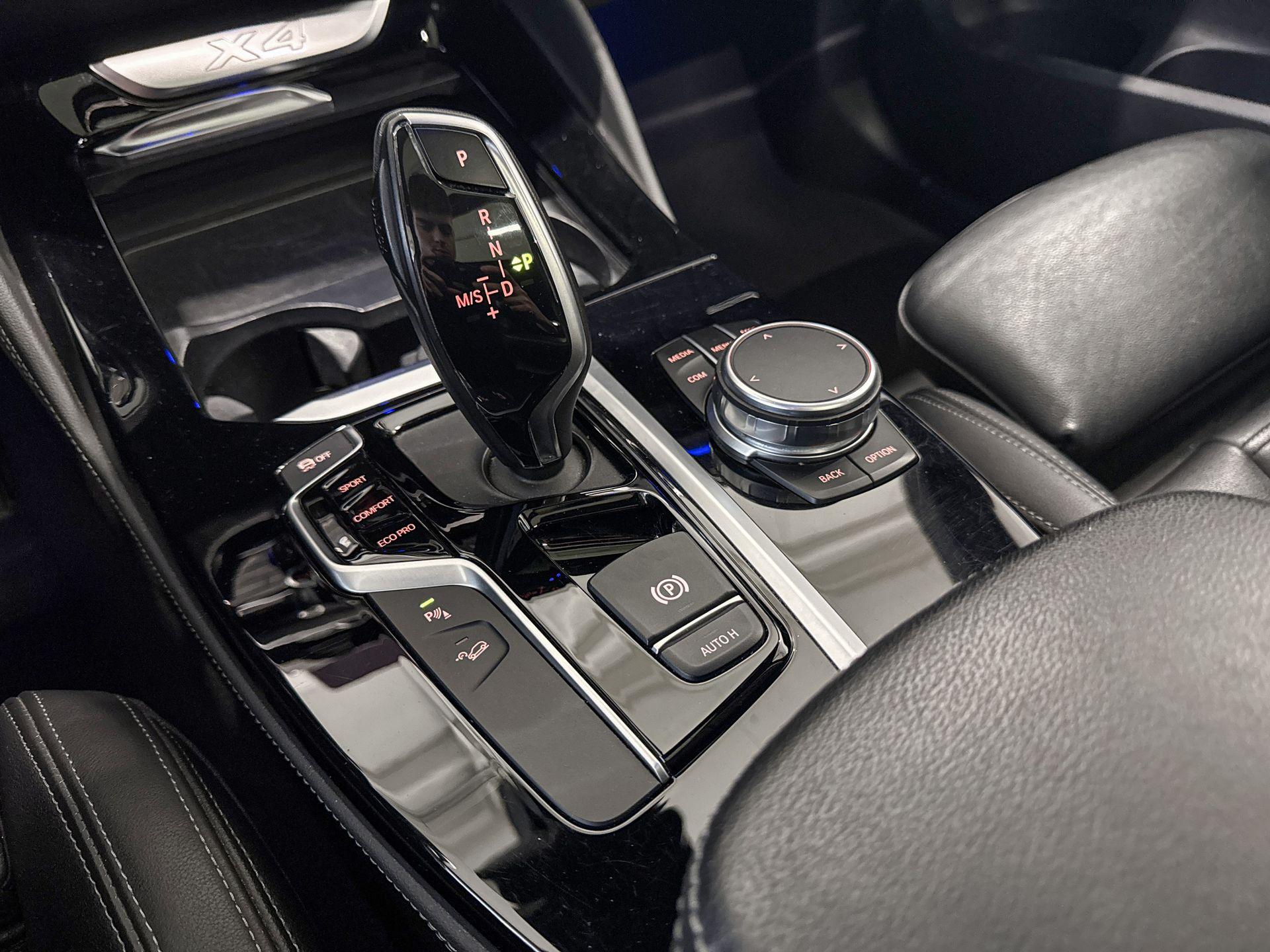 Foto van BMW X4 Xdrive20i