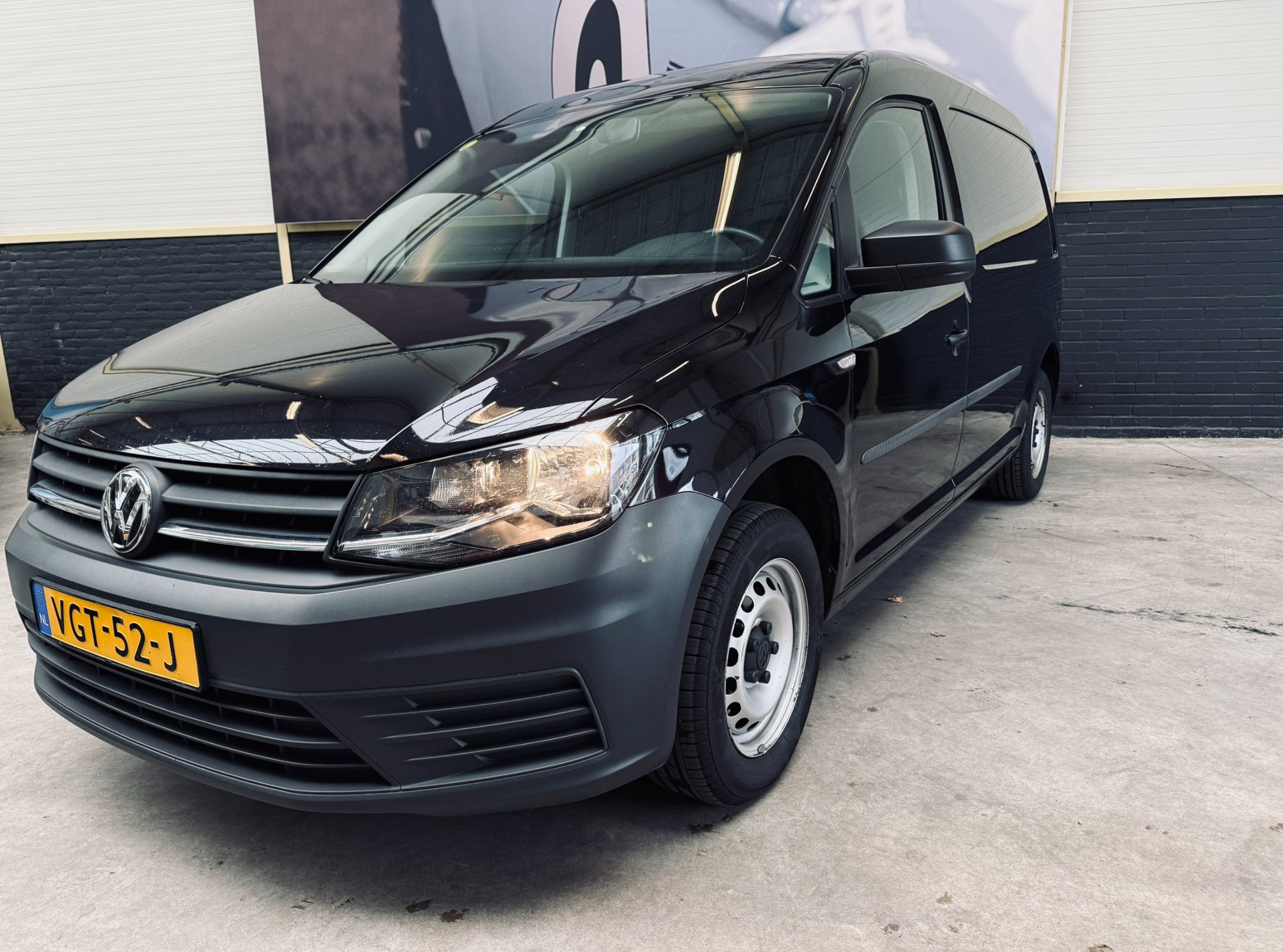 Foto van VOLKSWAGEN CADDY MODIFIED PARTITION WALL