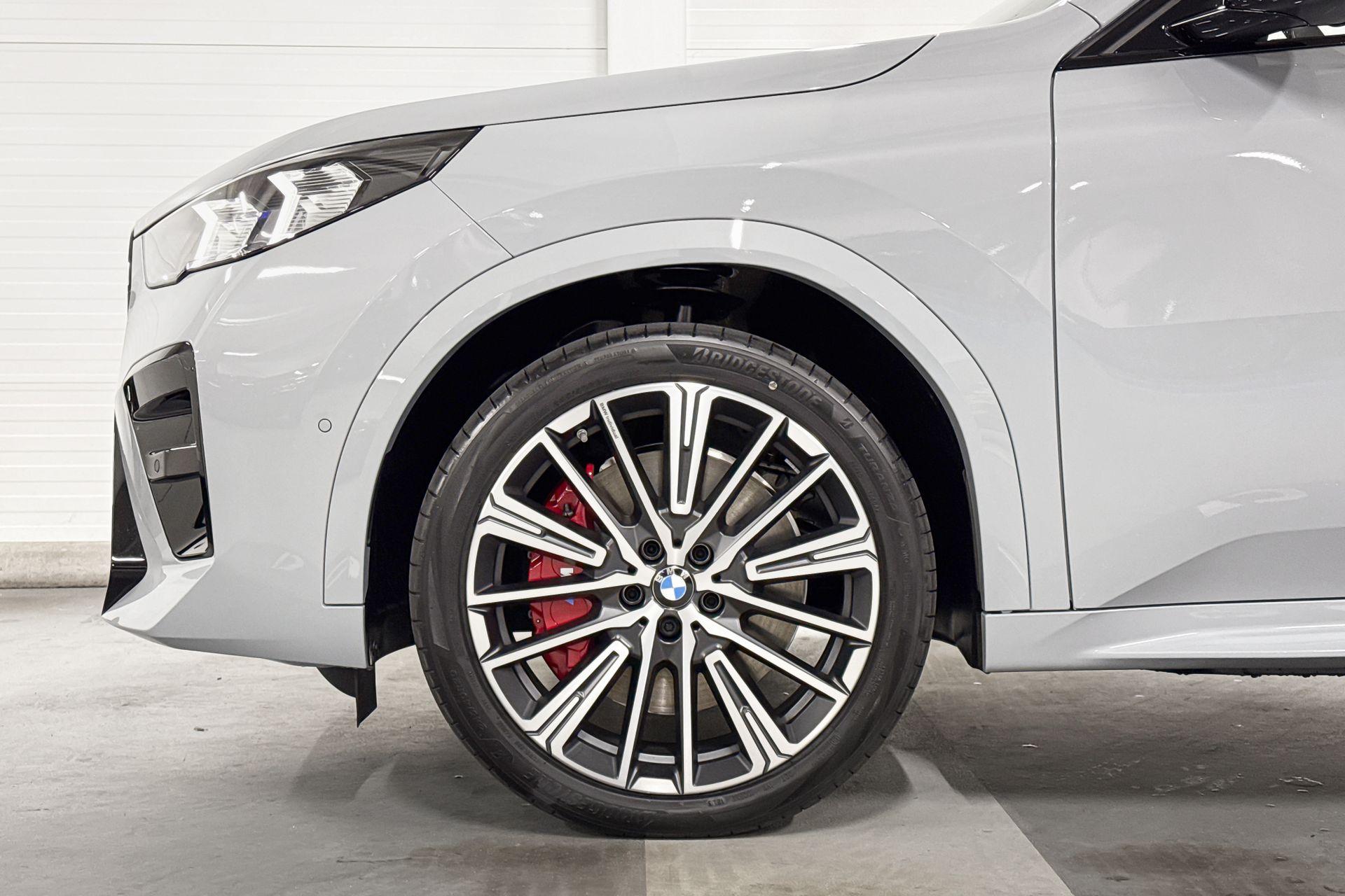 Foto van BMW Ix2 Edrive20
