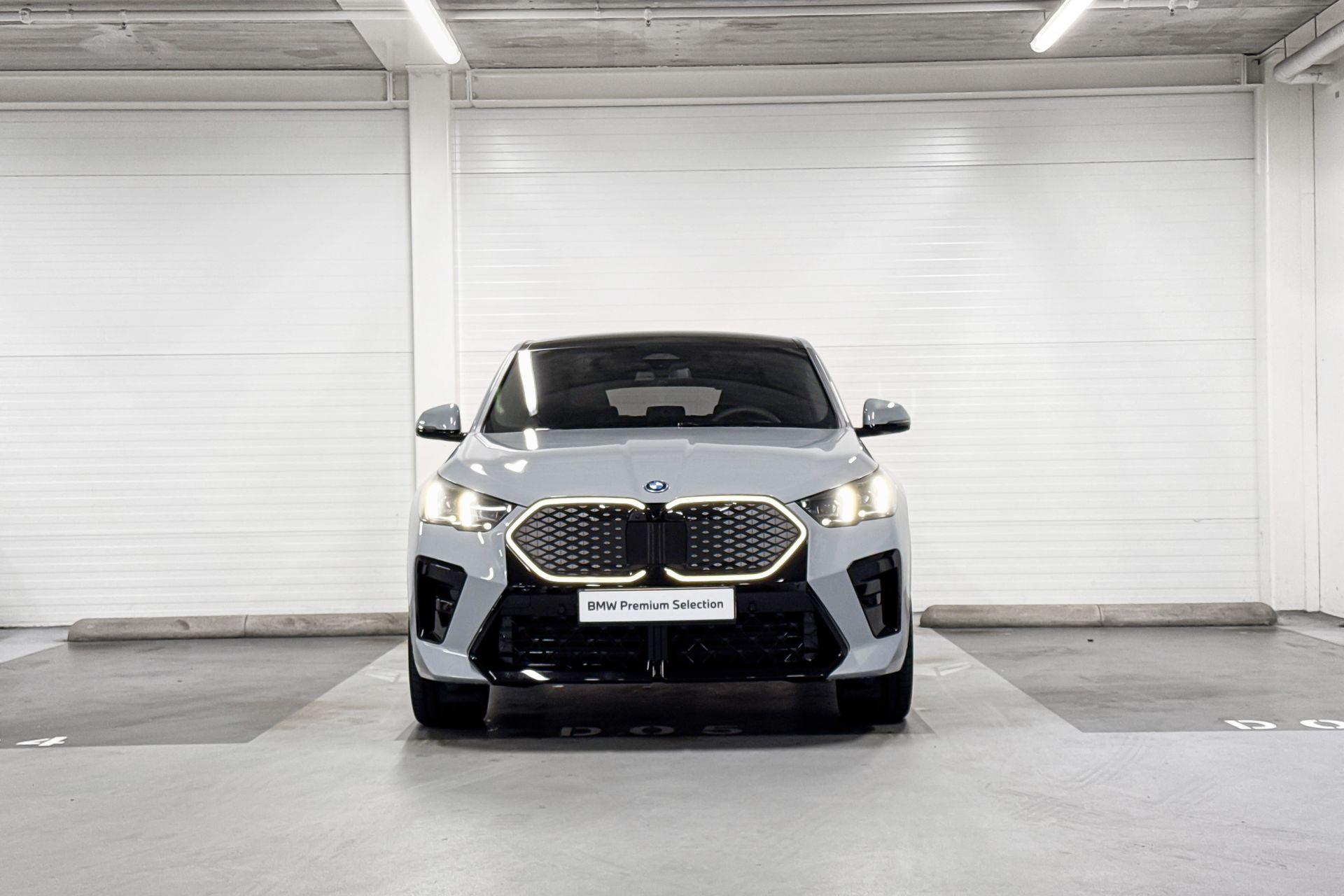 Foto van BMW Ix2 Edrive20