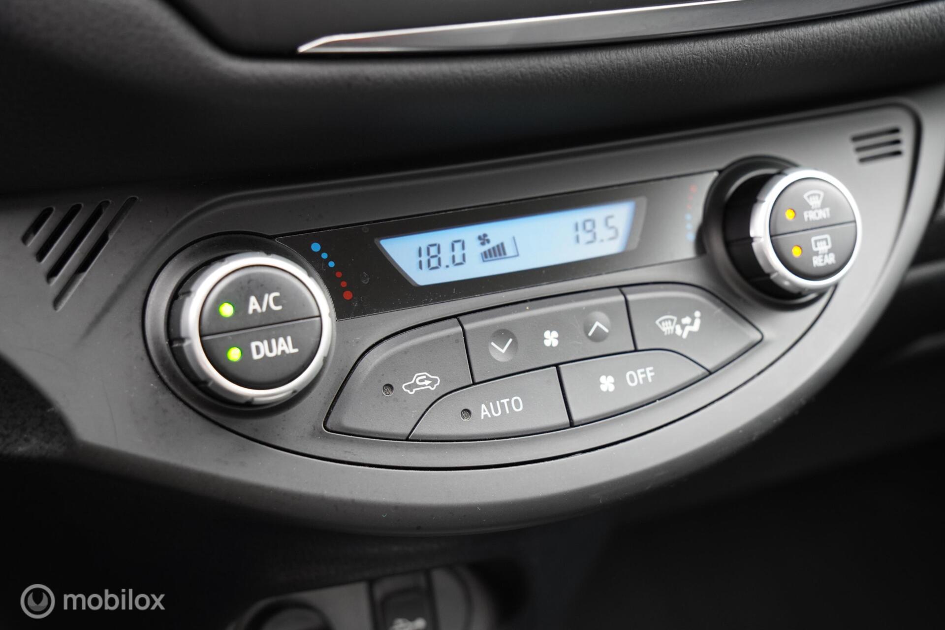 Foto van Toyota Toyota Yaris Hybrid