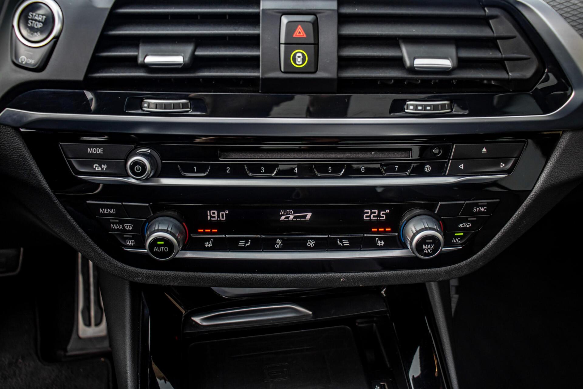 Foto van BMW X3 Xdrive20i