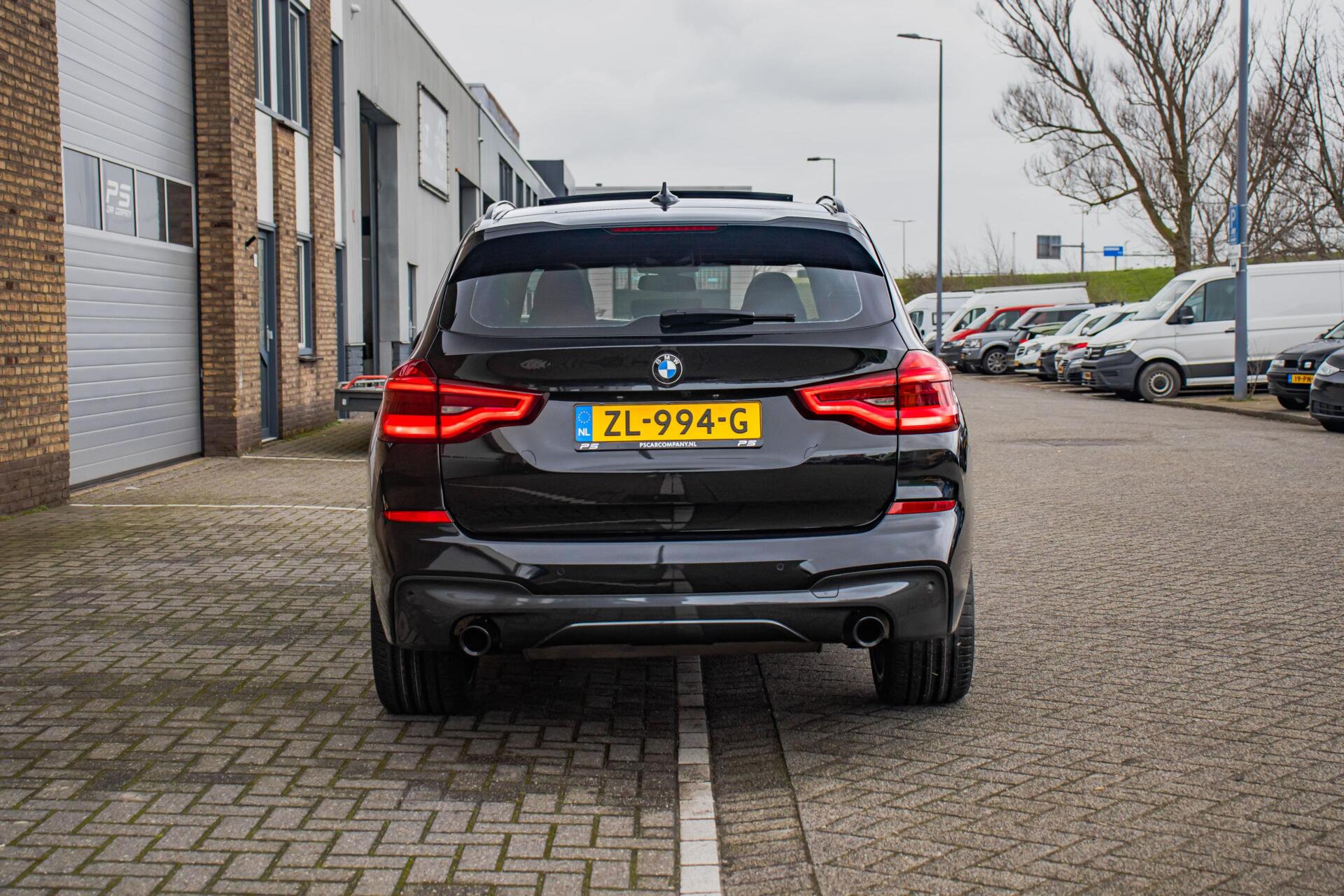 Foto van BMW X3 Xdrive20i