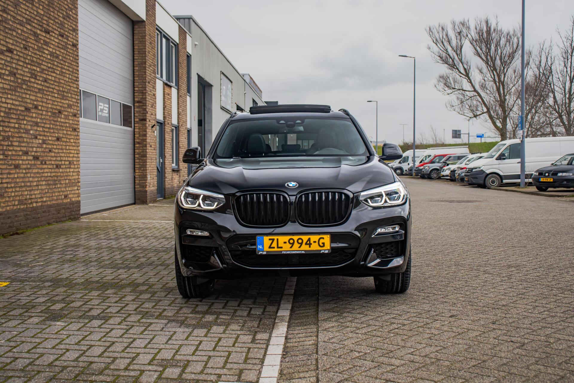 Foto van BMW X3 Xdrive20i