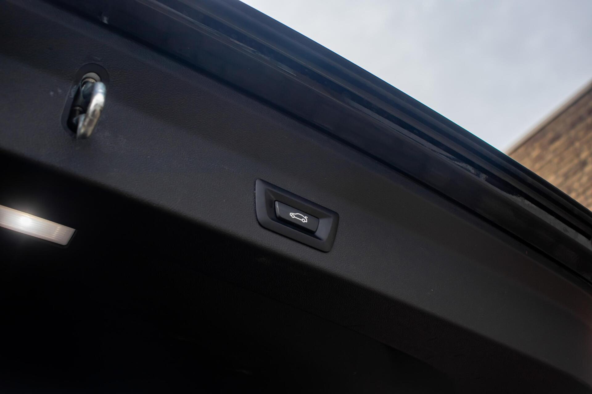 Foto van BMW X3 Xdrive20i
