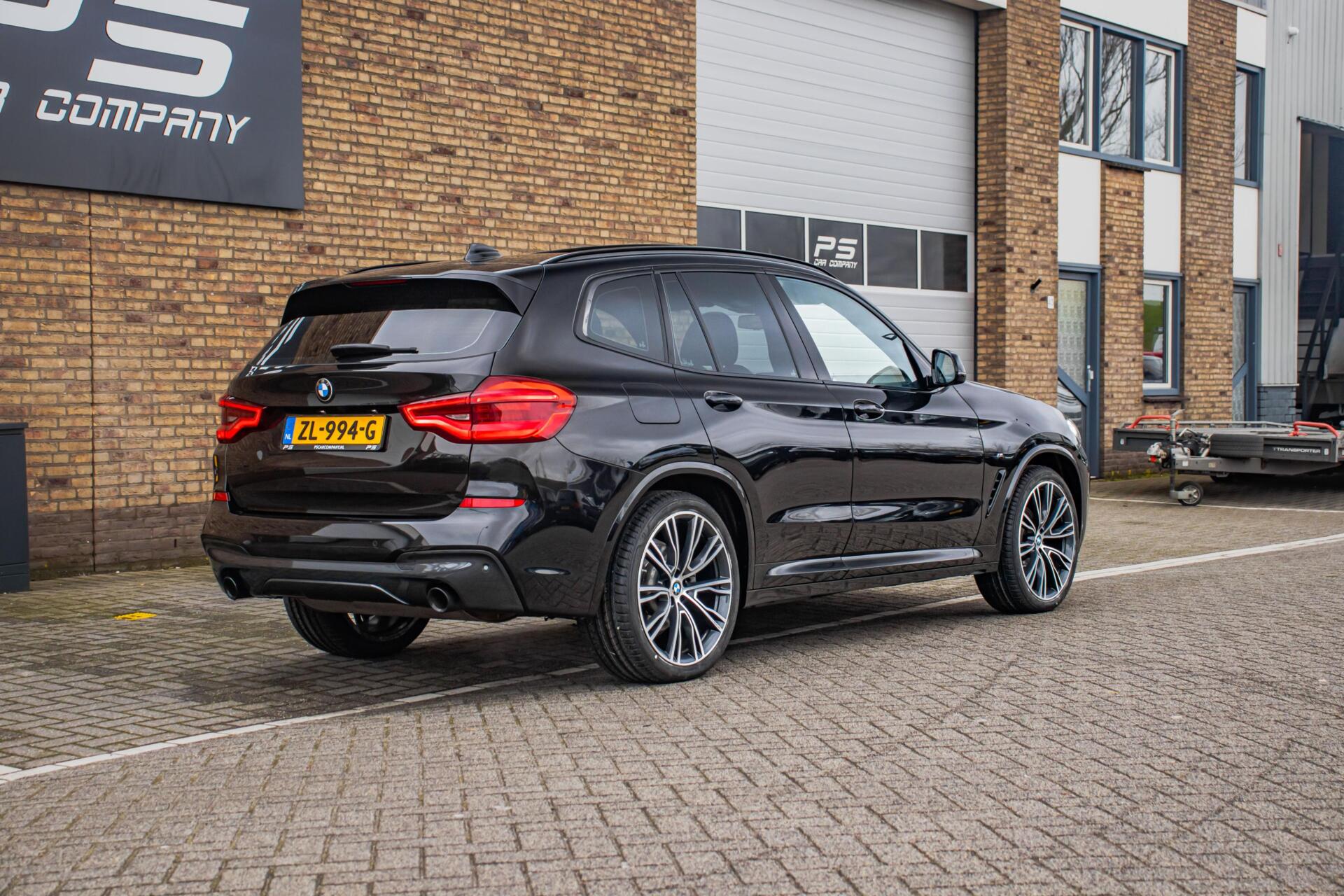 Foto van BMW X3 Xdrive20i