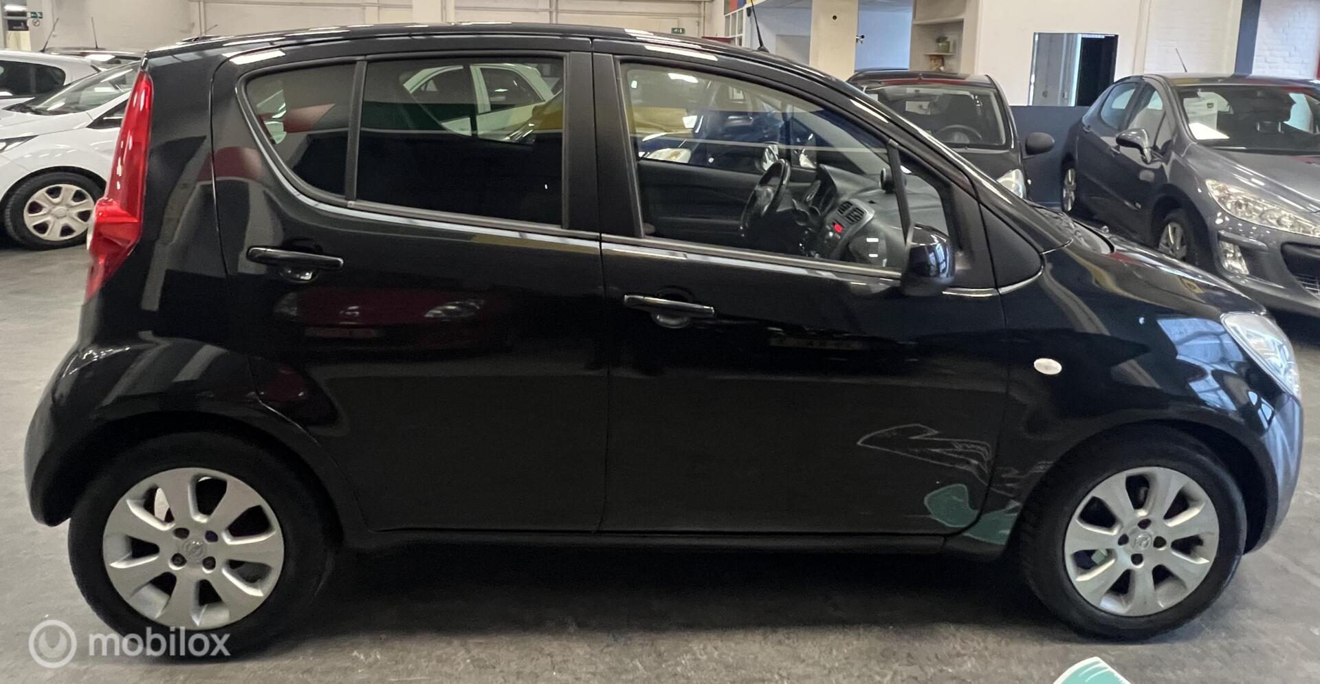 Foto van Opel Agila