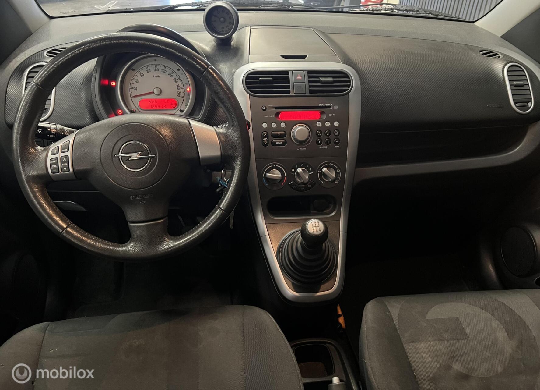 Foto van Opel Agila