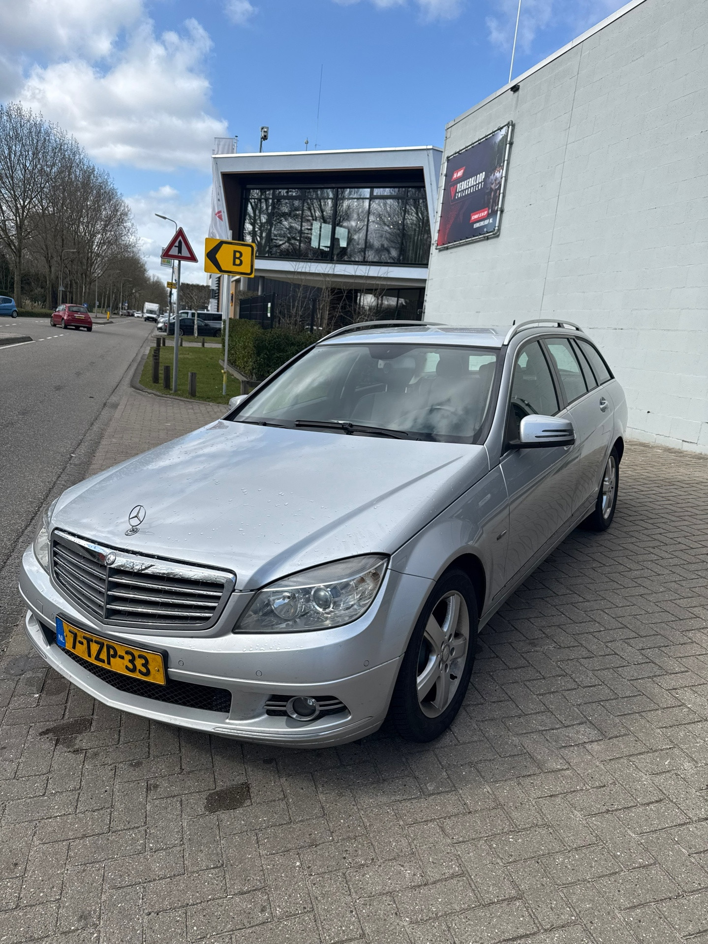 Mercedes-Benz C 180 Kompressor 180 K BlueEFFICIENCY Business Class Avantgarde motor kapot 2009 - voorkant