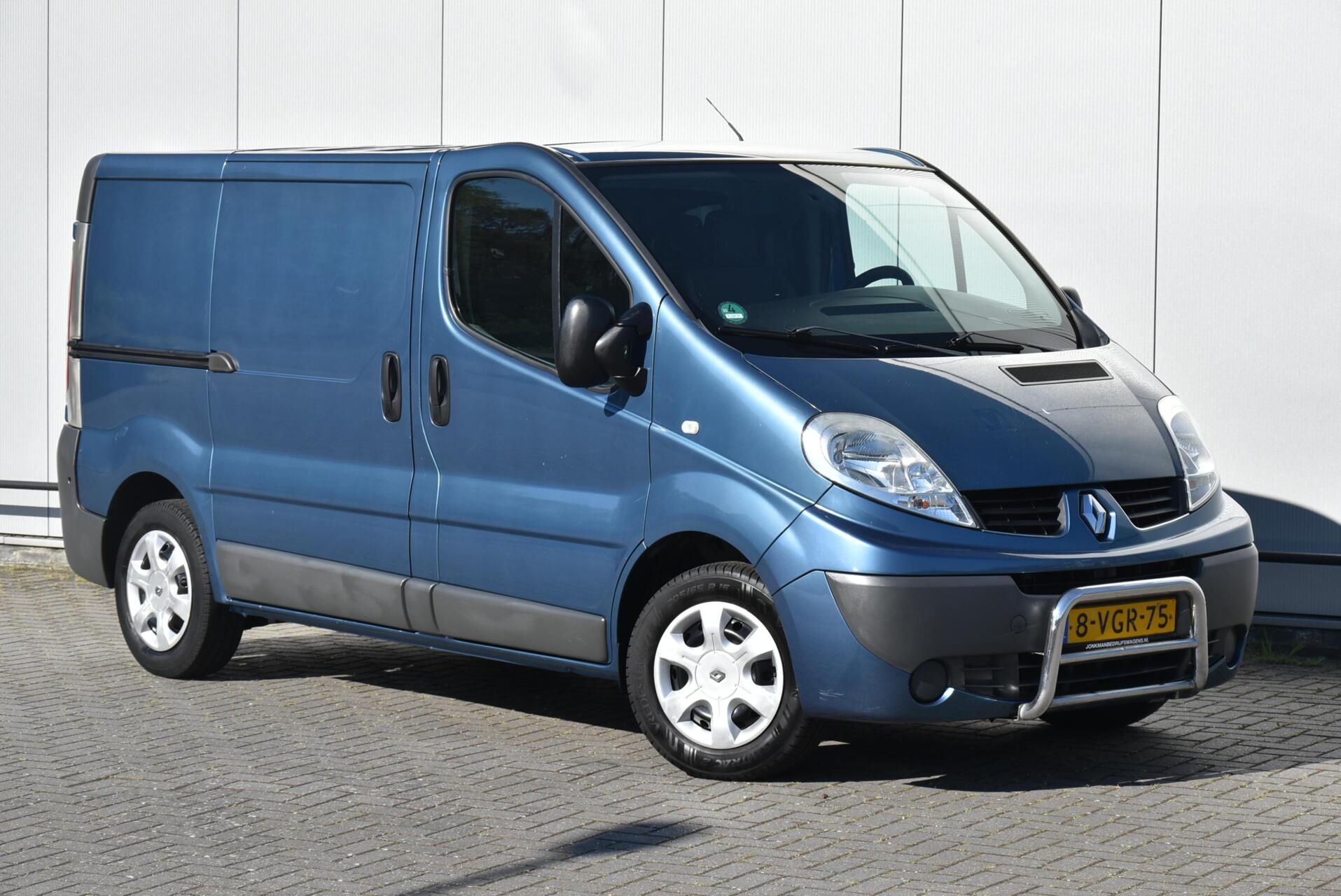 Renault Trafic T27 L1/h1 2.0 Dci 66kw E4 2.0 dCi T27 L1H1 2010 - voorkant