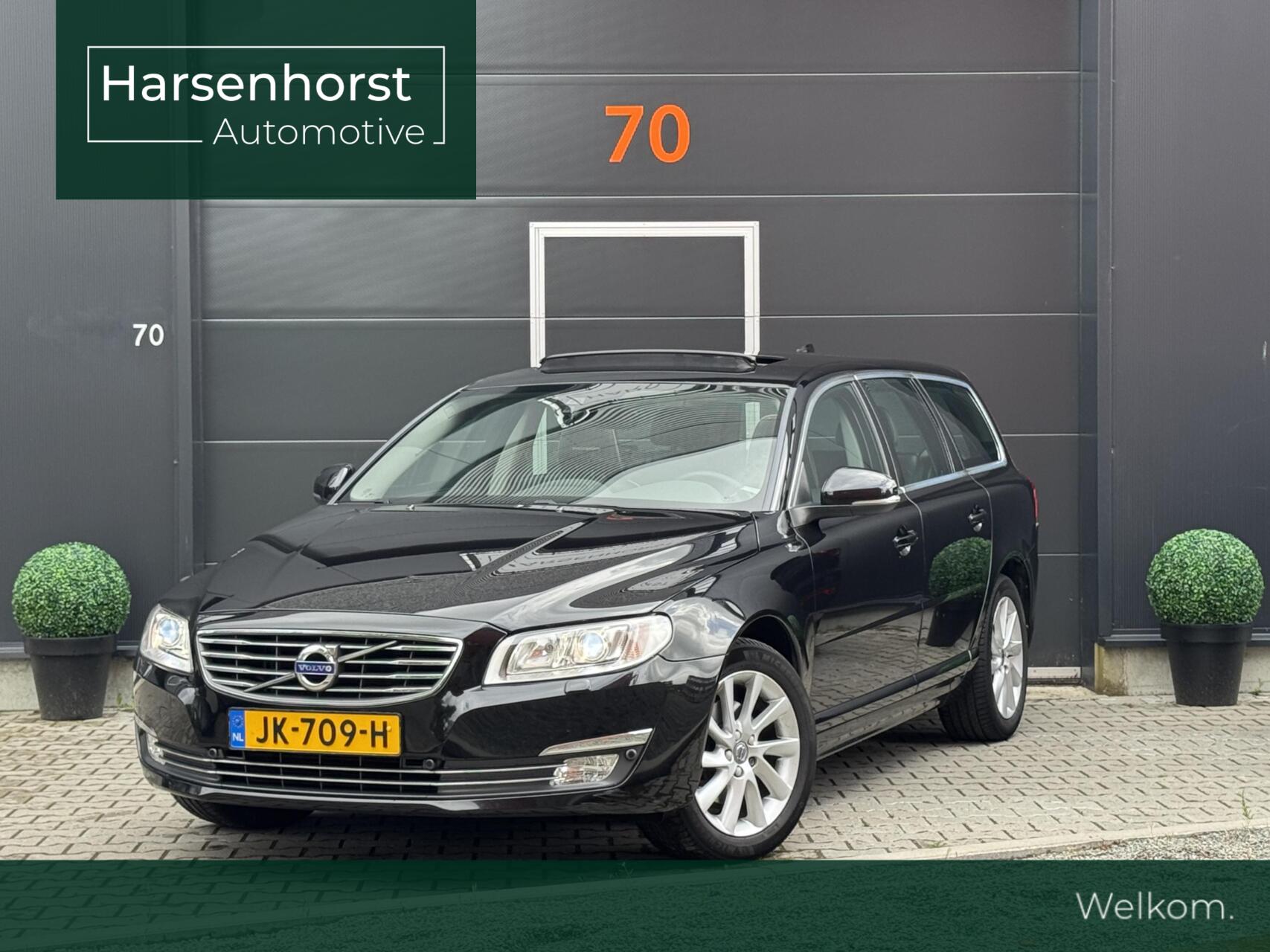 Volvo V70 2.0 T4 Aut-6 Inscription Edition | Dealeronderhouden | 1e eigenaar | Standkachel | Schuif/-kanteldak | PDC V+A | Elektrische verstelbare stoelen + geheugen | Stoelverwarming | DAB+ 2016 - voorkant