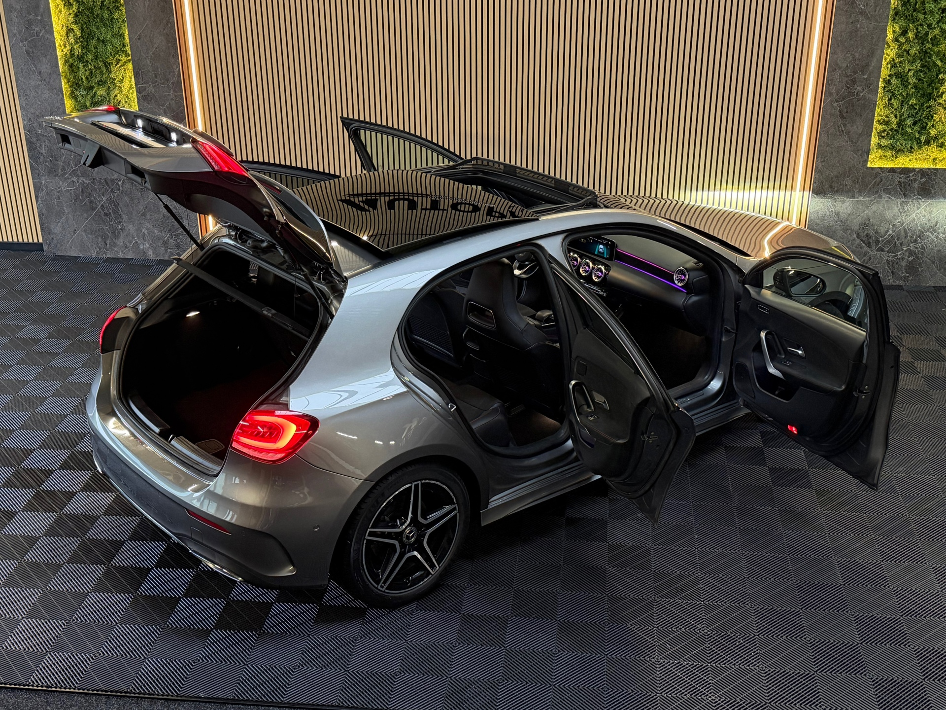Foto van Mercedes-Benz A 250