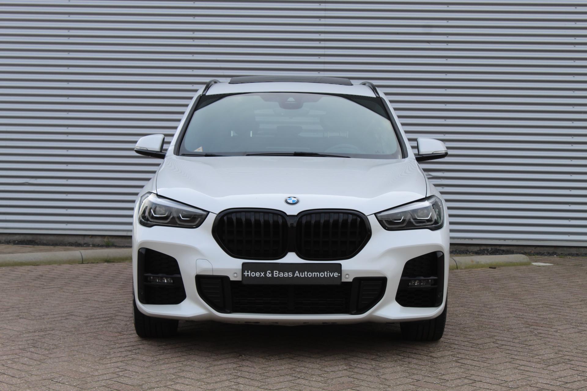 Foto van BMW X1 Xdrive25e