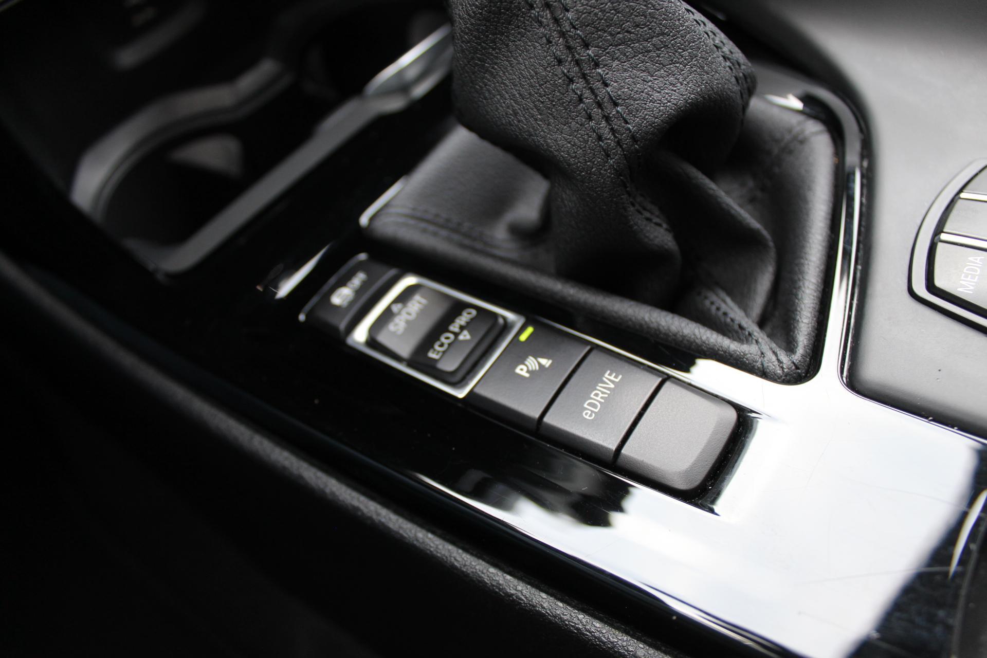 Foto van BMW X1 Xdrive25e