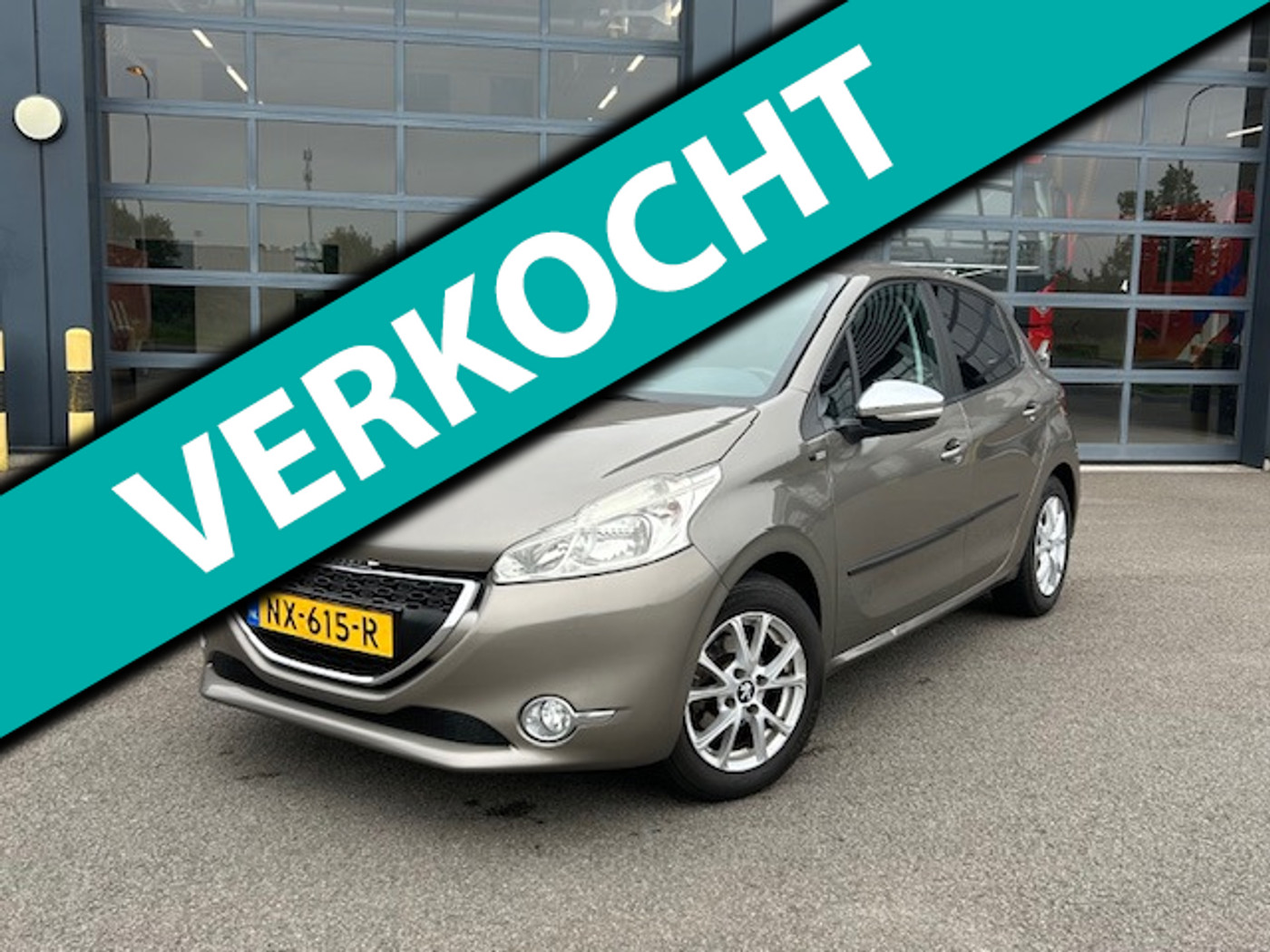 Peugeot 208 1.2 PureTech Style Pack 2015 - voorkant