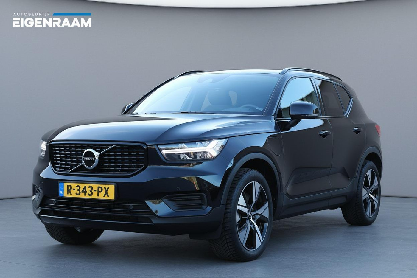 Volvo XC40 1.5 T4 Recharge R-Design | Trekhaak | Pano | H&K | Adaptive cruise 2021 - voorkant