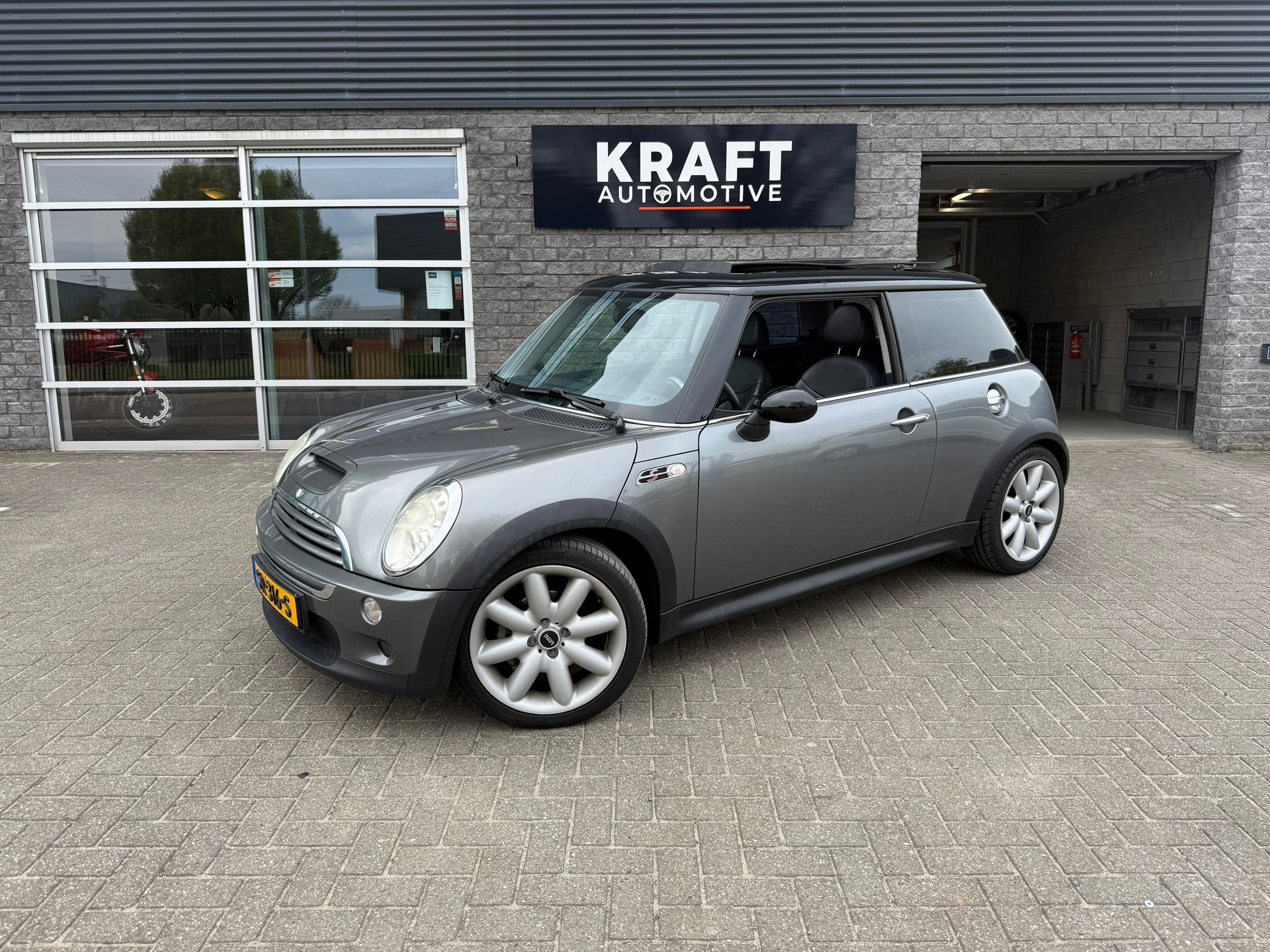 Foto van MINI MINI COOPER S