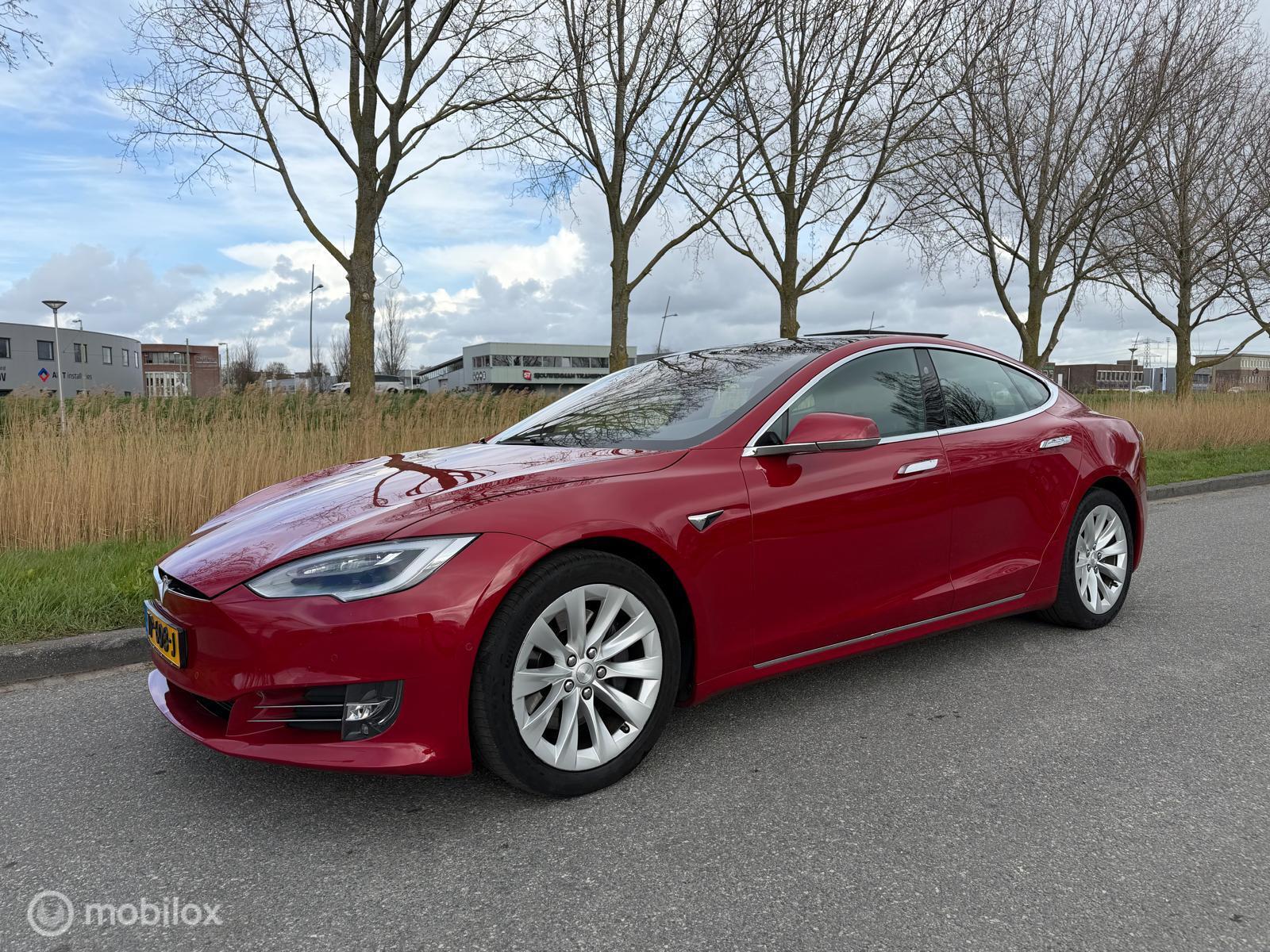 Foto van TESLA MODEL S