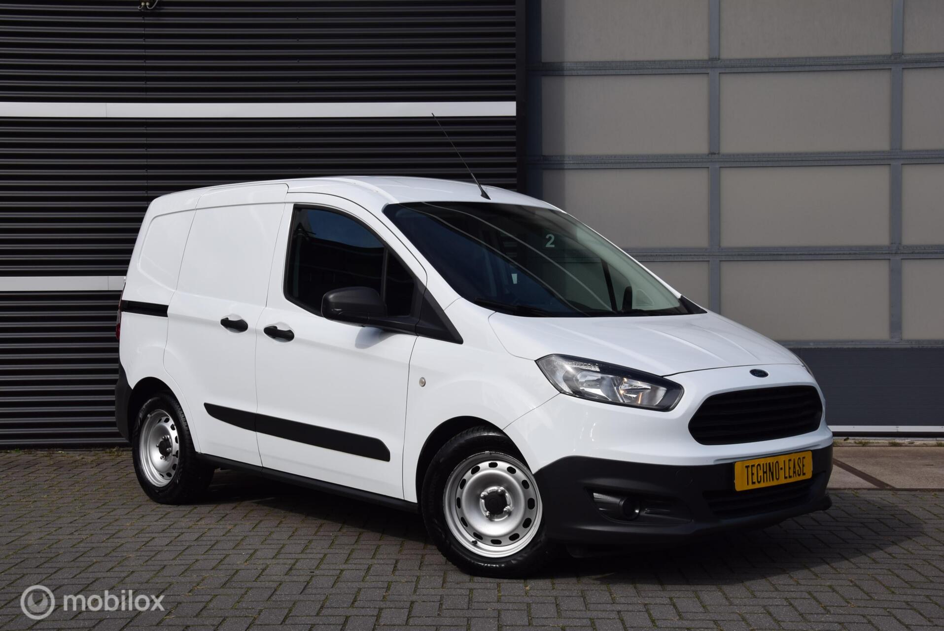 Foto van Ford Transit Courier