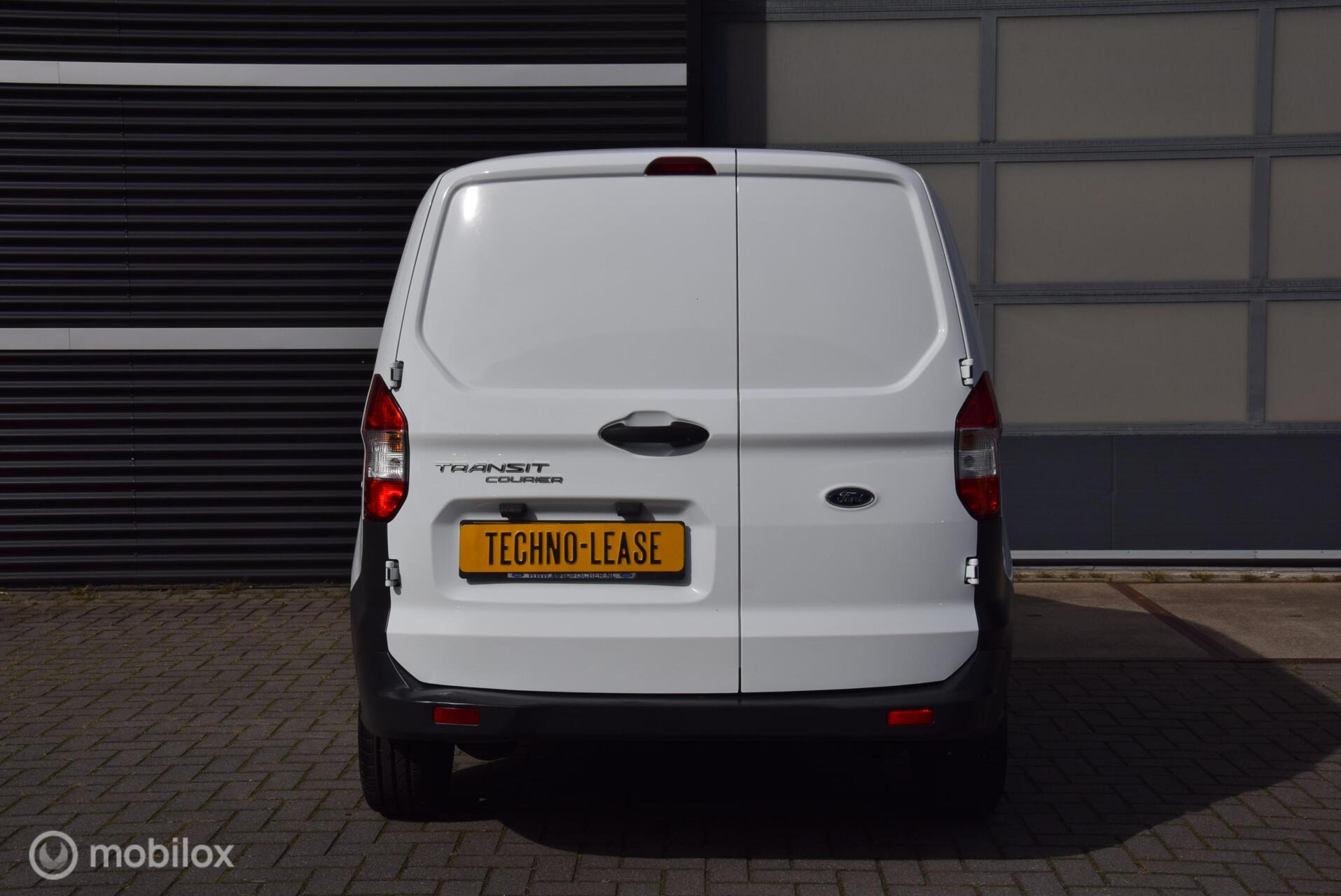 Foto van Ford Transit Courier