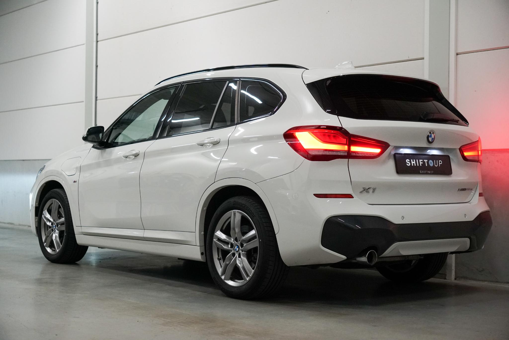 Foto van BMW X1 Xdrive25e