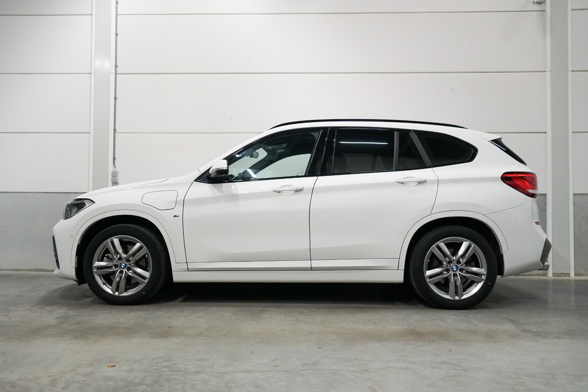 Foto van BMW X1 Xdrive25e