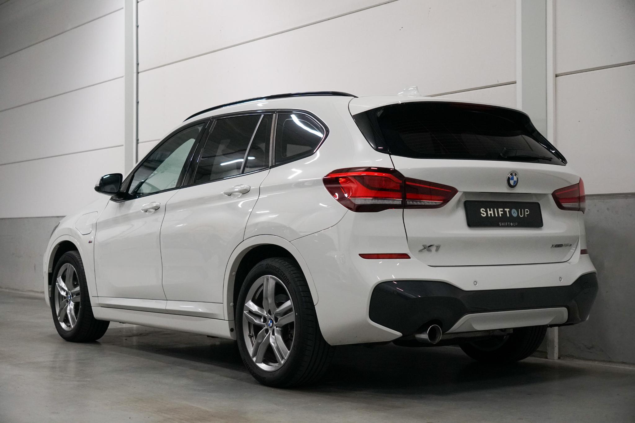 Foto van BMW X1 Xdrive25e