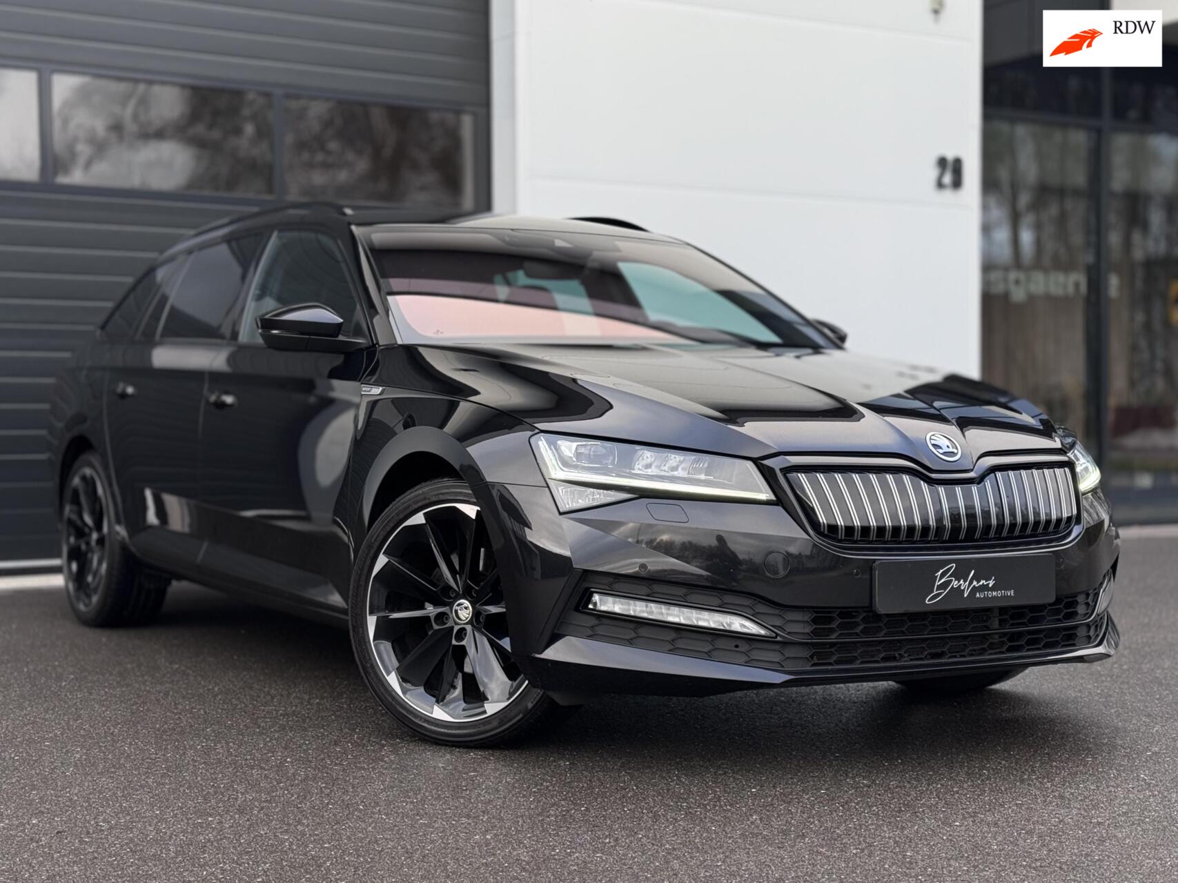 Skoda Superb 1.4 TSI iV Sportline Business | Trekhaak 2020 - voorkant