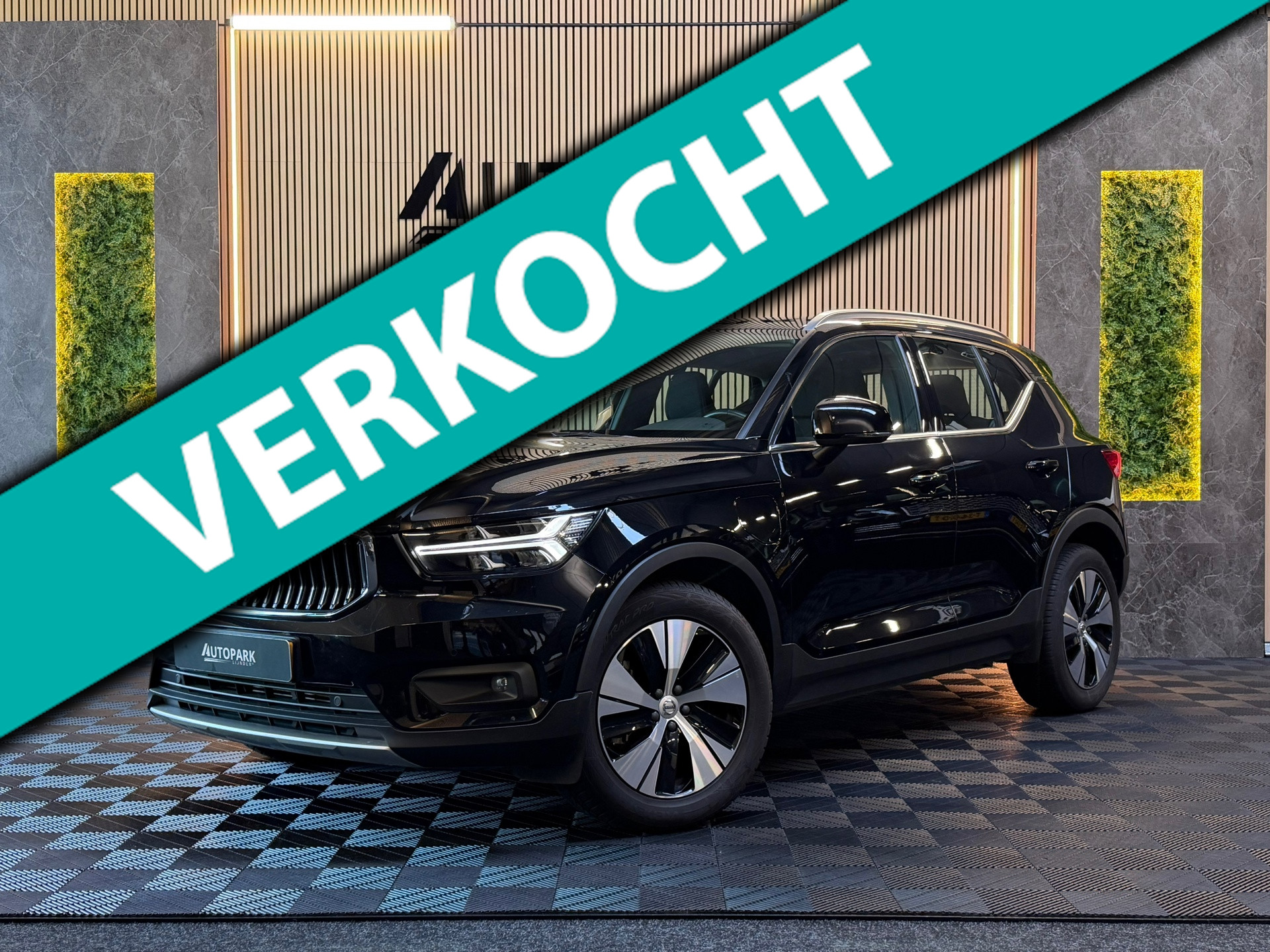 Volvo XC40 1.5 T4 Recharge | Trekhaak| Dodehoek |ACC | Carplay | Elektrische kofferklep| Camera achter 2021 - voorkant